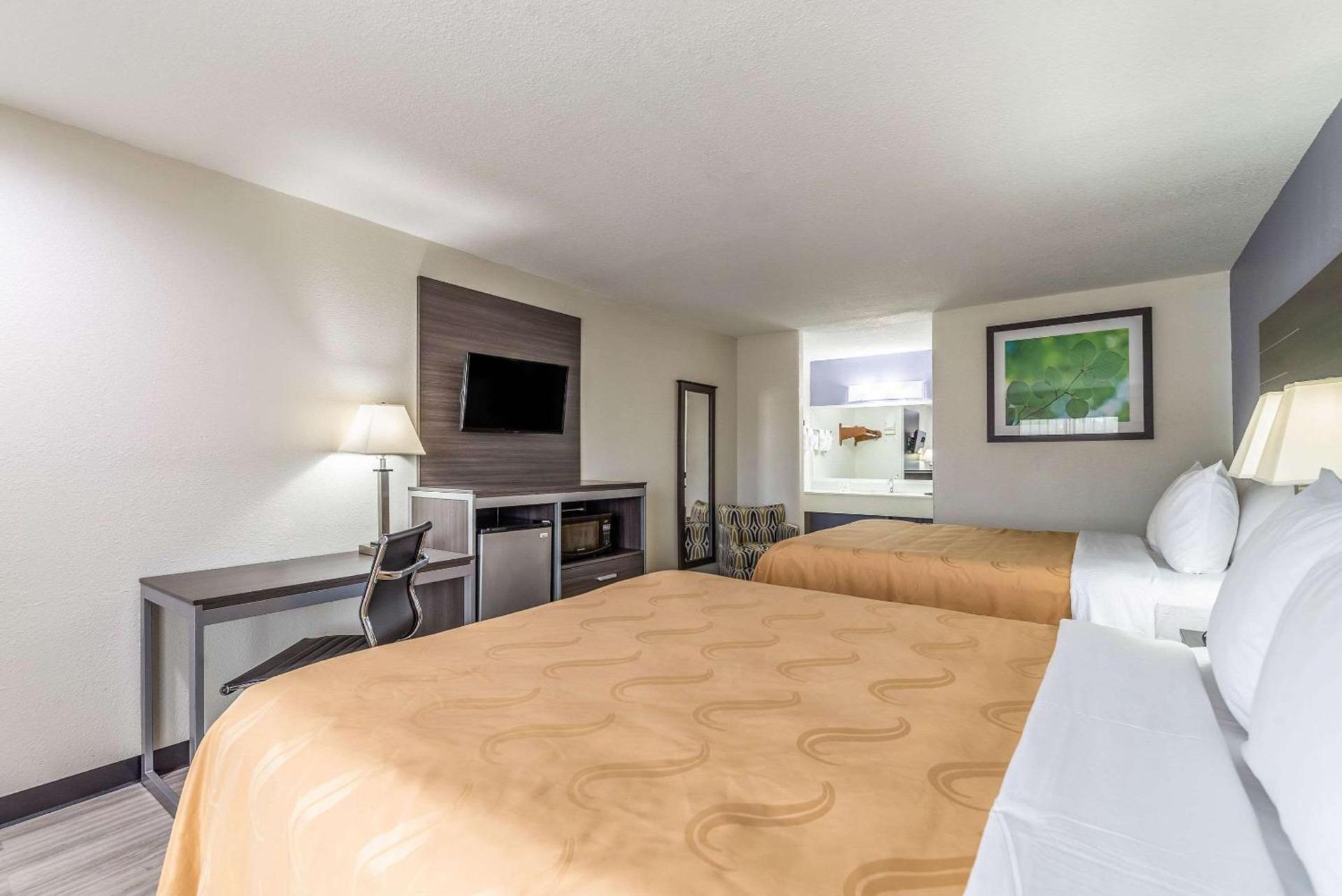 Quality Inn & Suites Canton photo 16