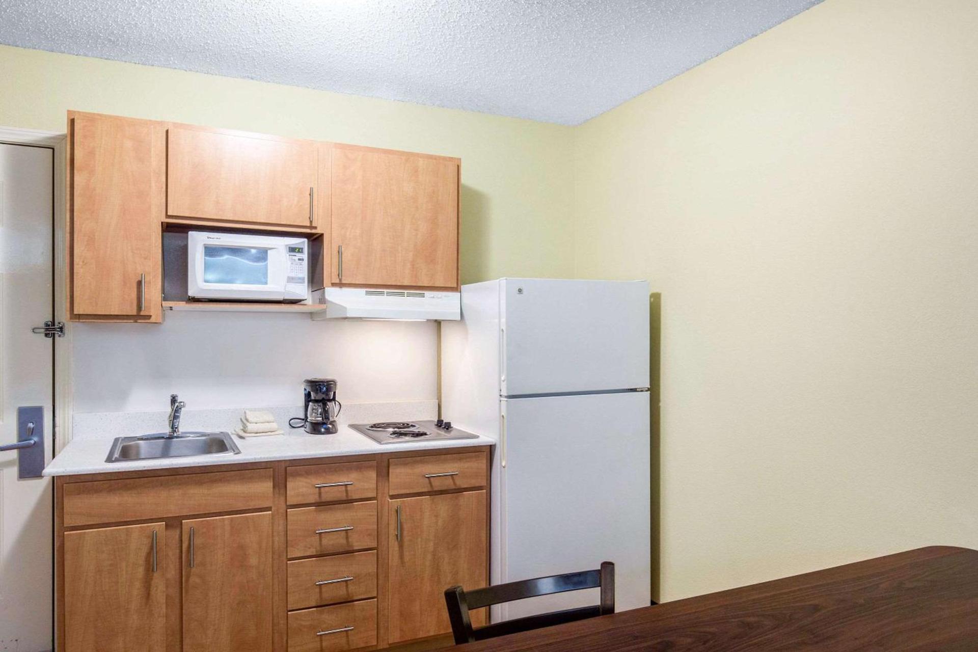 Hawthorn Extended Stay by Wyndham Lewisville photo 23