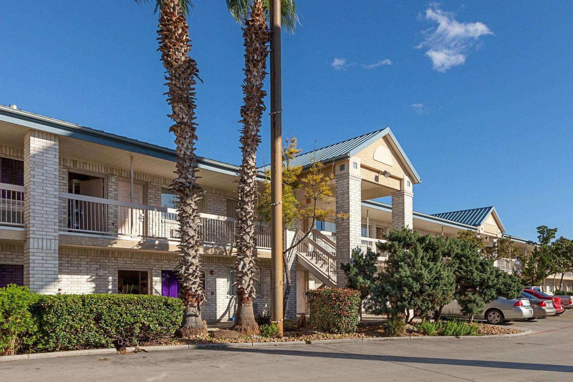 Econo Lodge San Antonio South photo 3