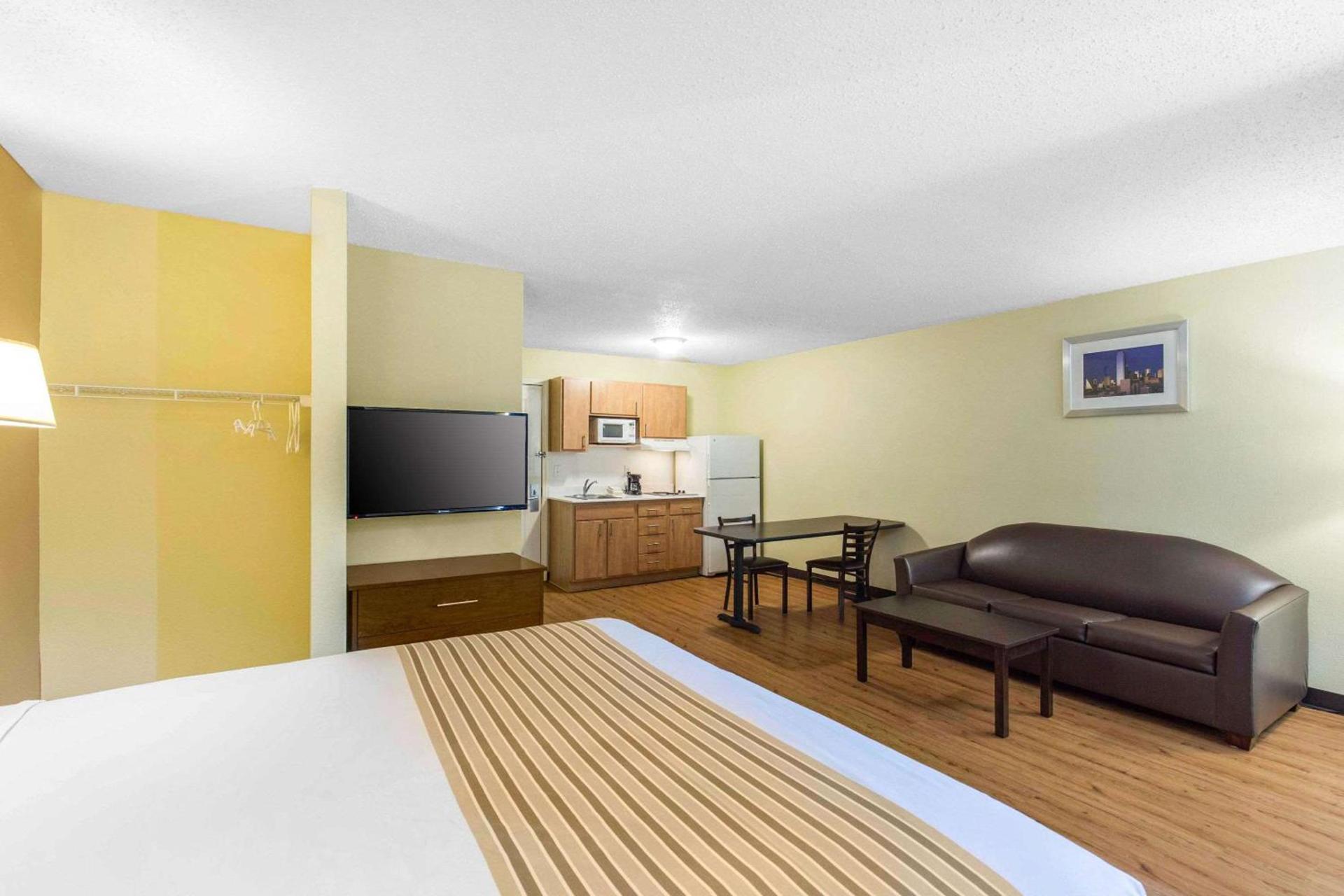 Hawthorn Extended Stay by Wyndham Lewisville photo 21