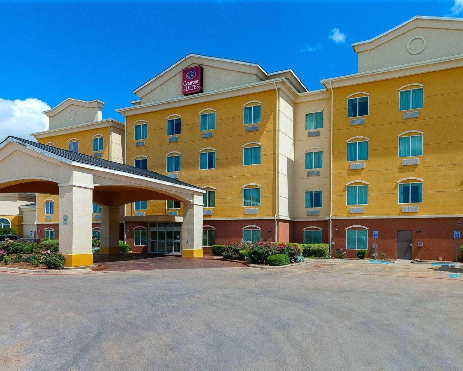 Comfort Suites University photo 2