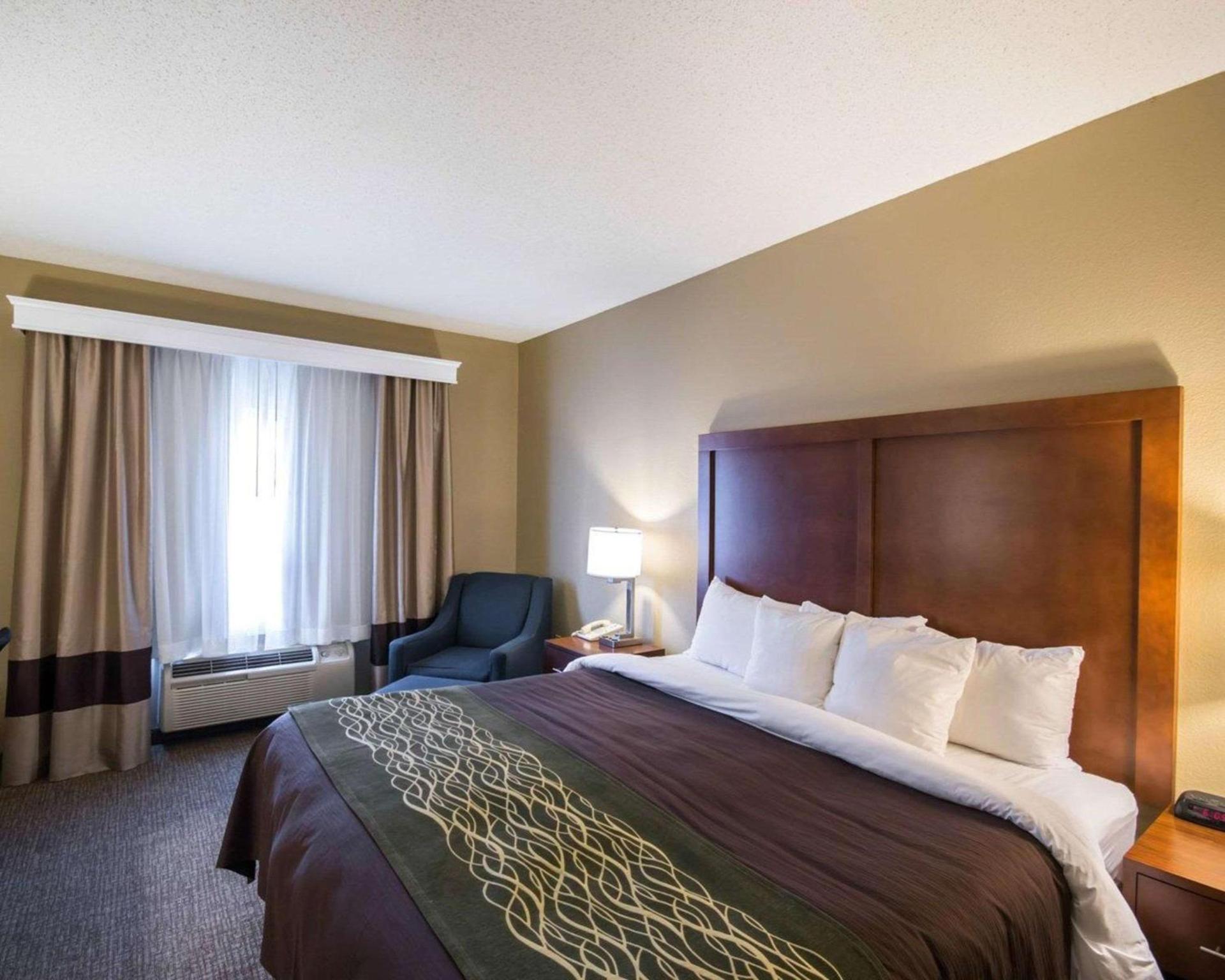 Comfort Inn & Suites Red Oak - Dallas Area photo 10