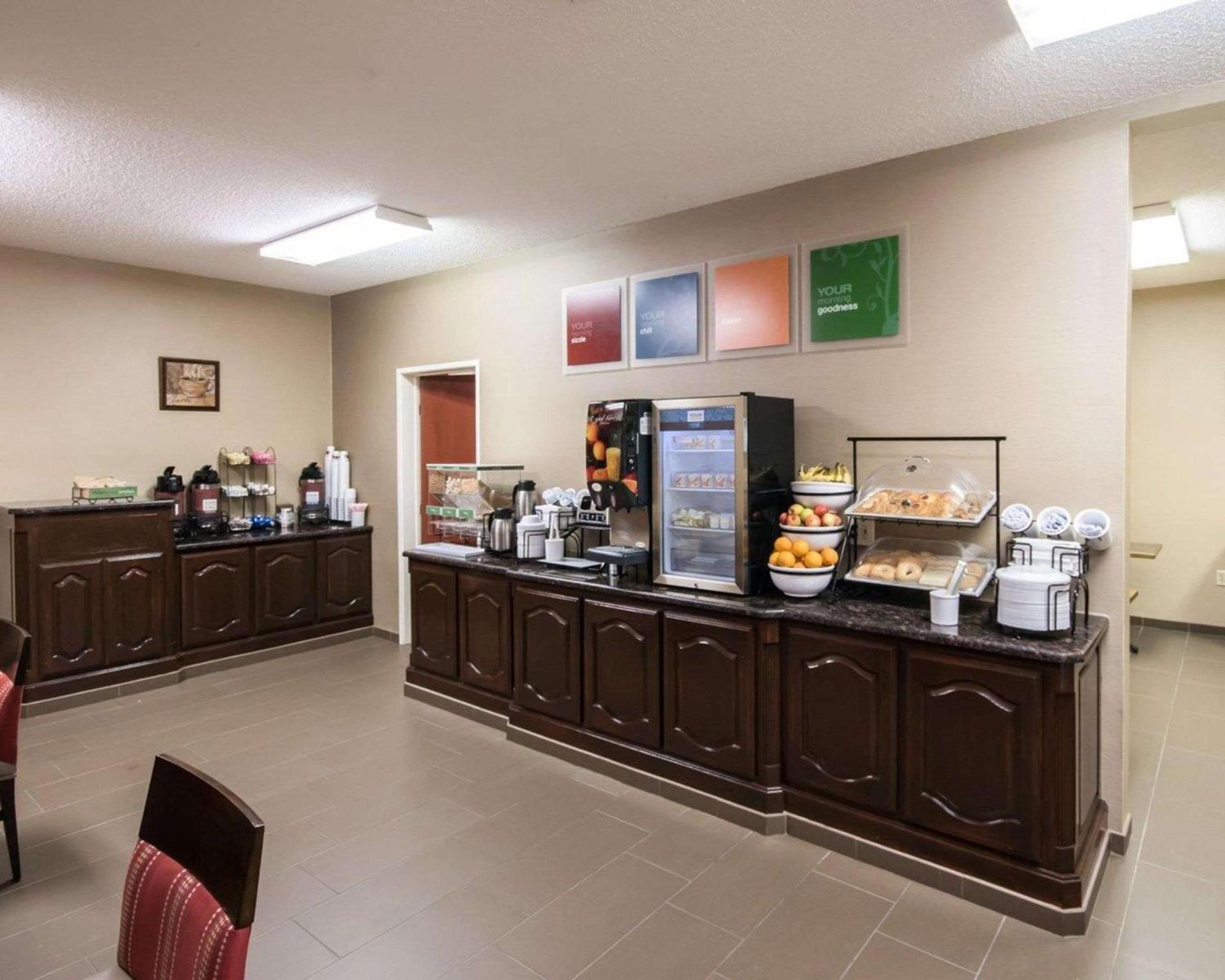 Comfort Inn & Suites Red Oak - Dallas Area photo 11
