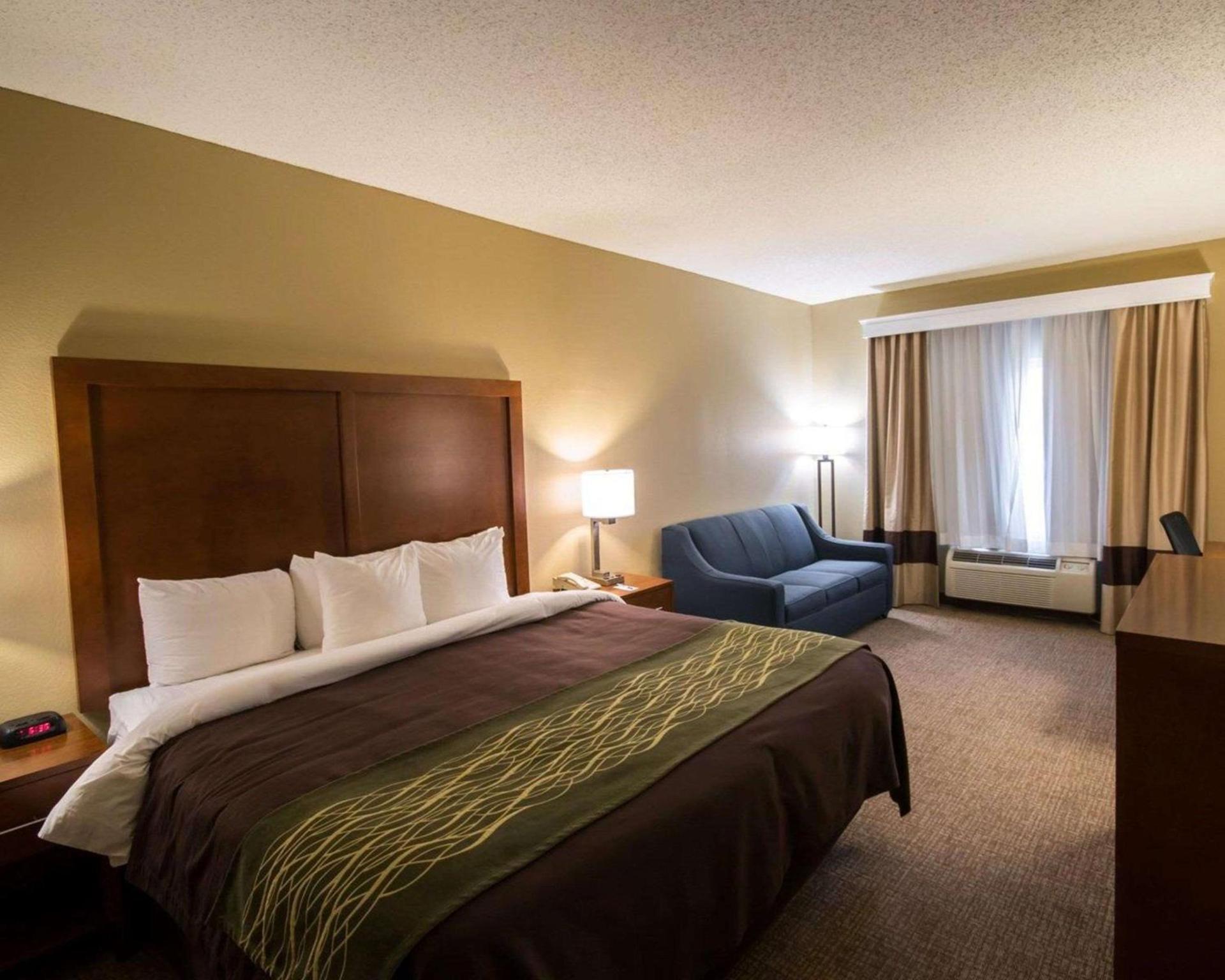 Comfort Inn & Suites Red Oak - Dallas Area photo 12
