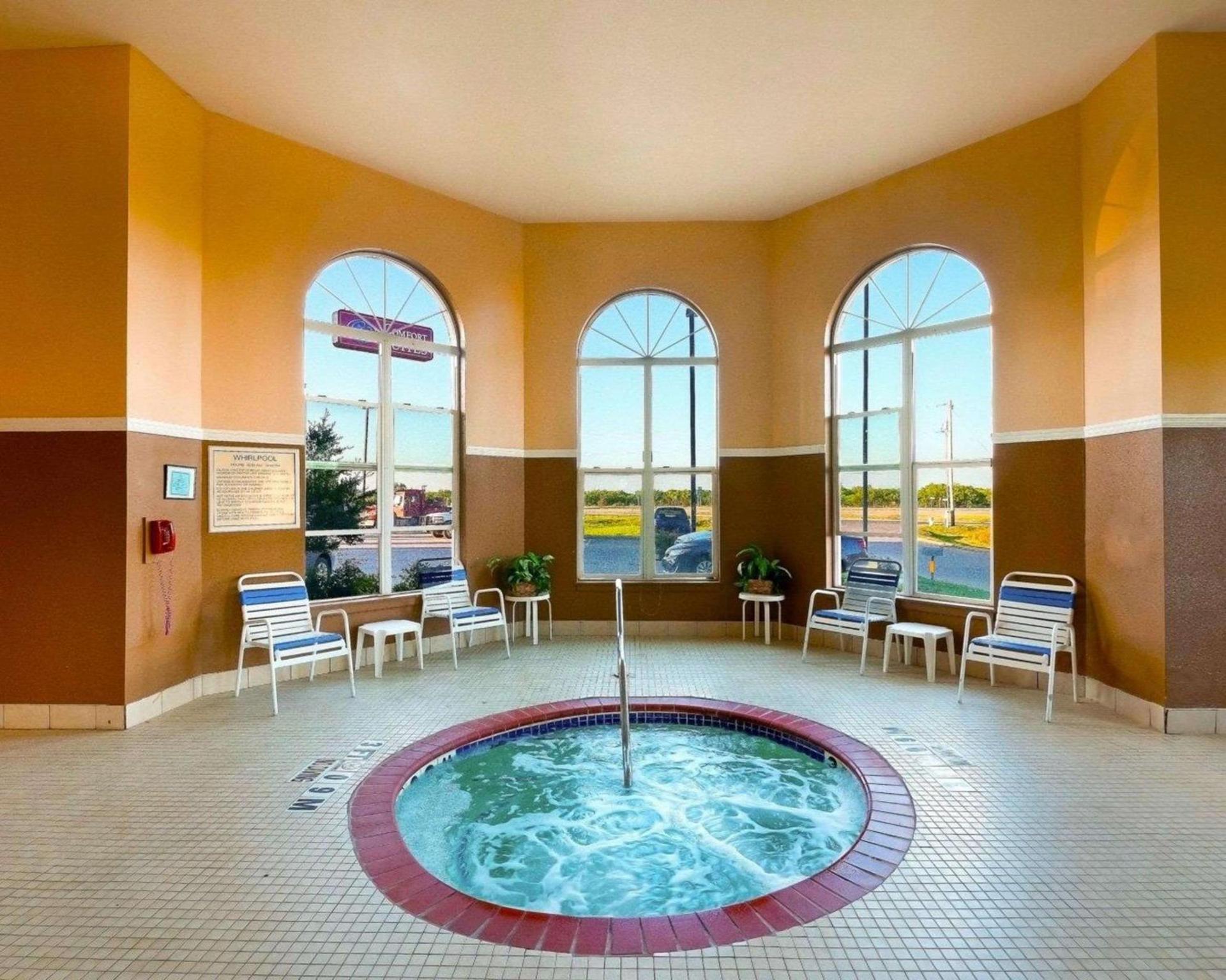 Comfort Suites University photo 43
