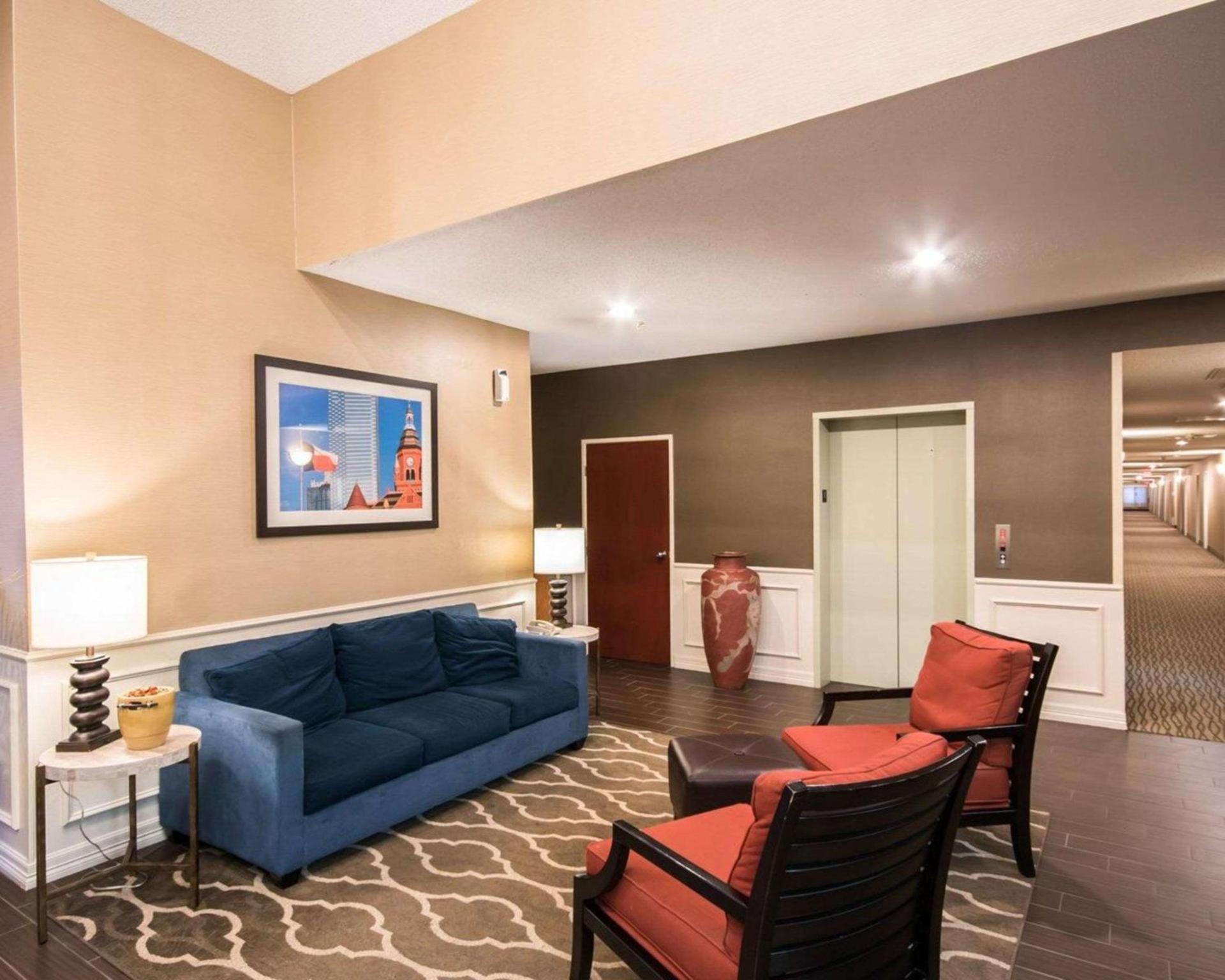Comfort Inn & Suites Red Oak - Dallas Area photo 13