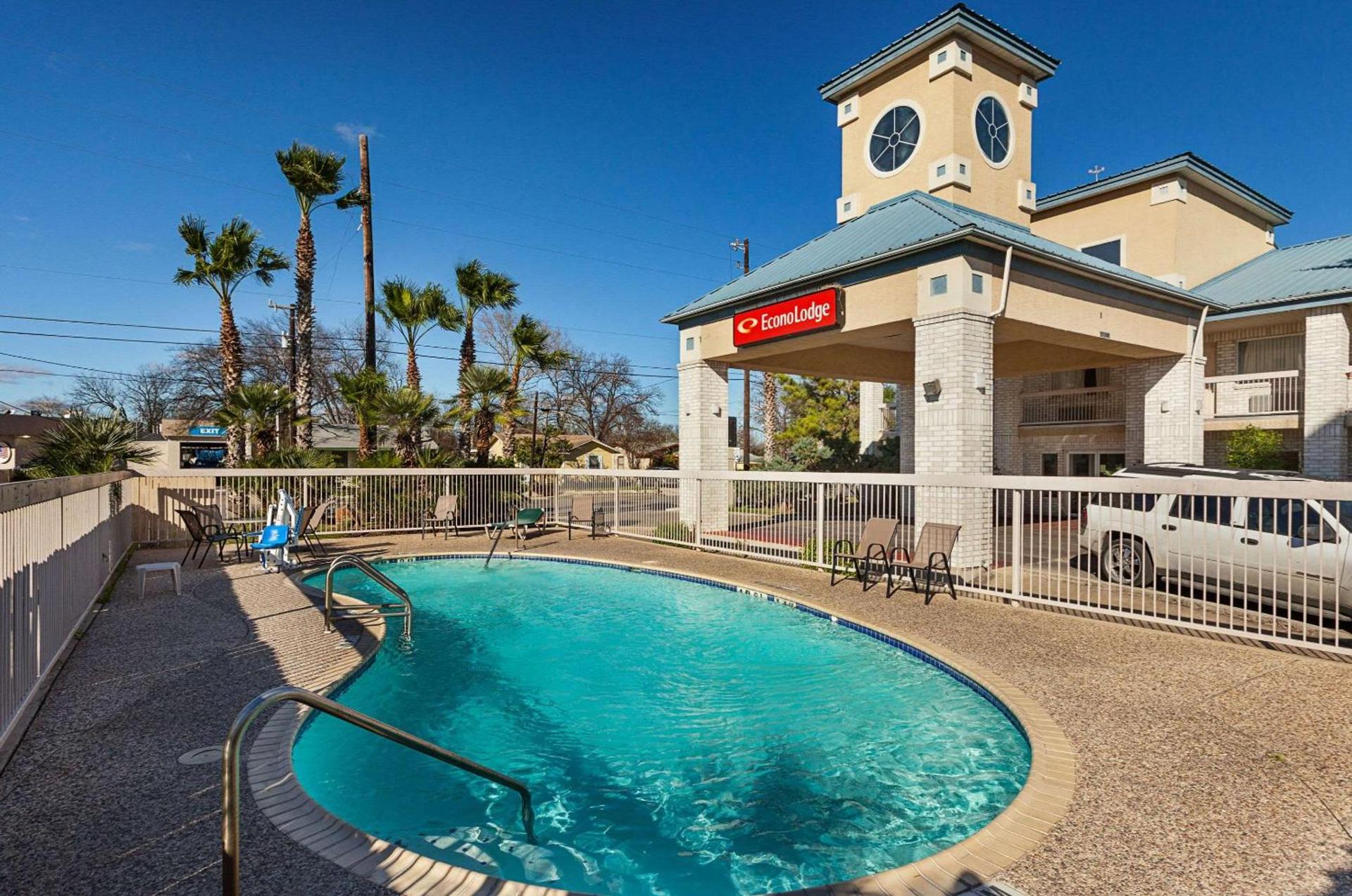 Econo Lodge San Antonio South photo 23