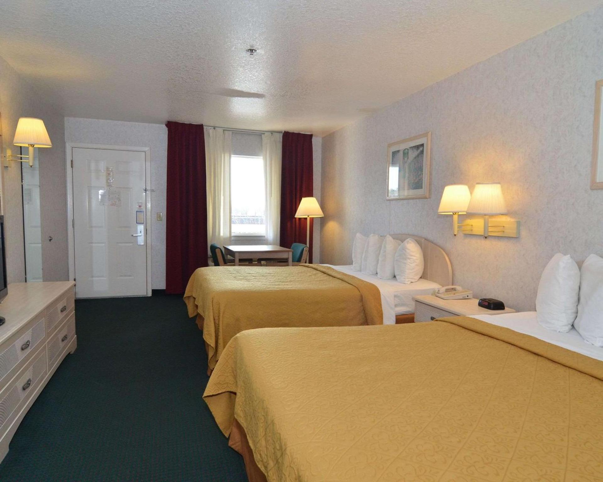 Econo Lodge San Antonio South photo 12