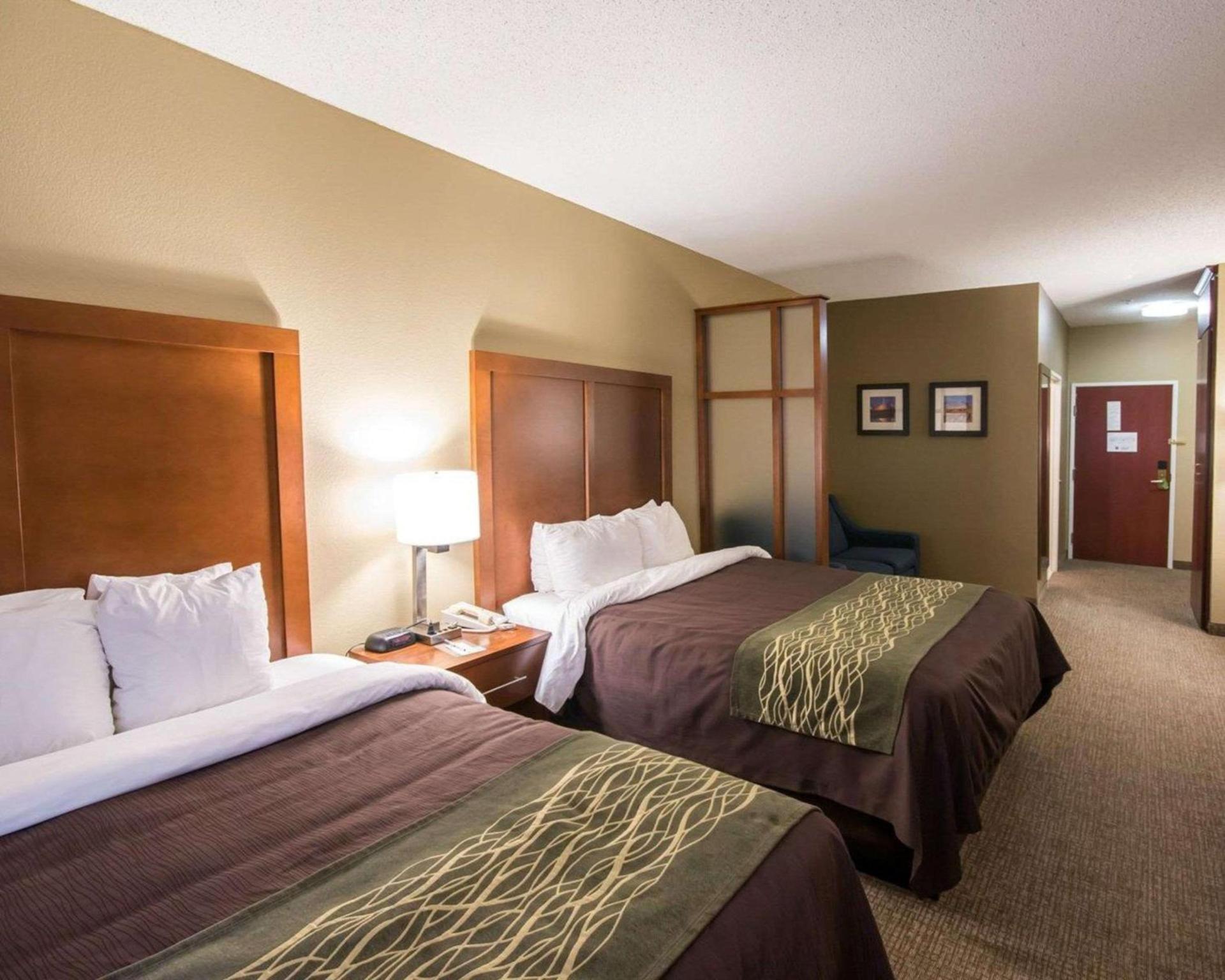 Comfort Inn & Suites Red Oak - Dallas Area photo 17