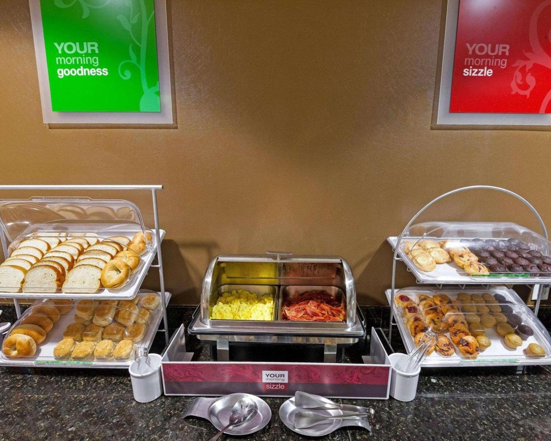 Comfort Suites University photo 53
