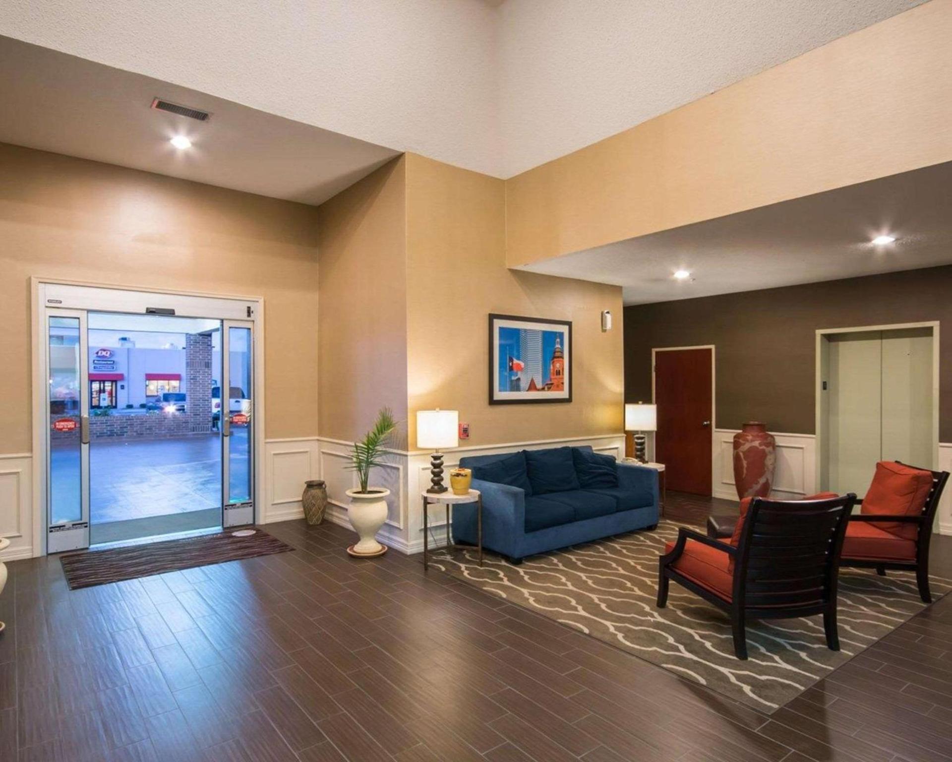 Comfort Inn & Suites Red Oak - Dallas Area photo 20