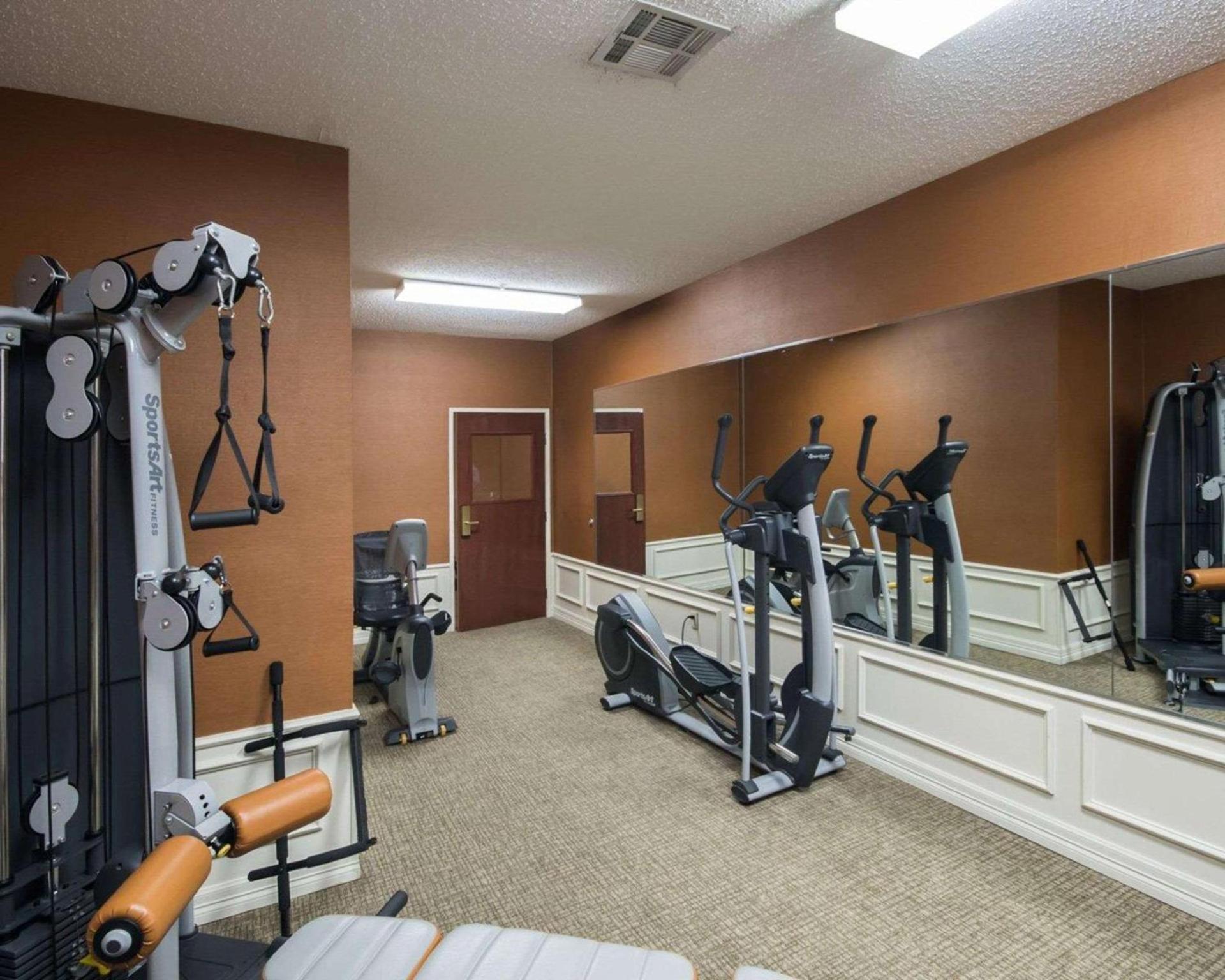 Comfort Inn & Suites Red Oak - Dallas Area photo 21