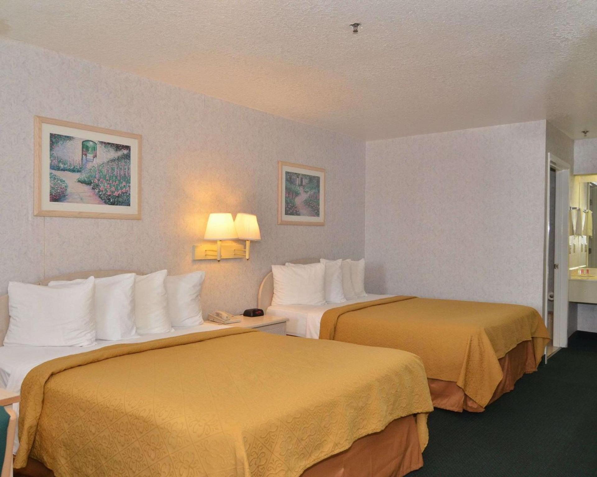 Econo Lodge San Antonio South photo 13