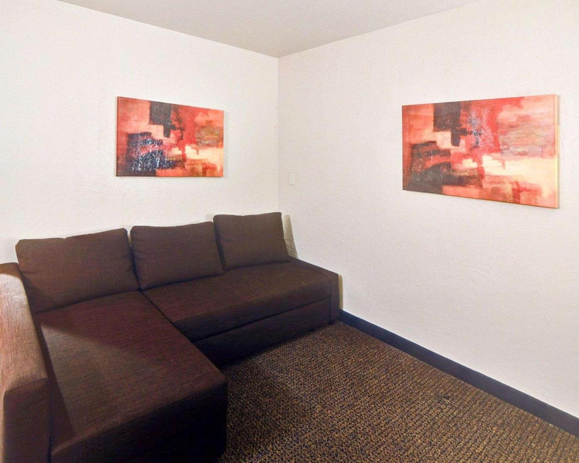 Rodeway Inn & Suites Lewisville I-35 photo 10