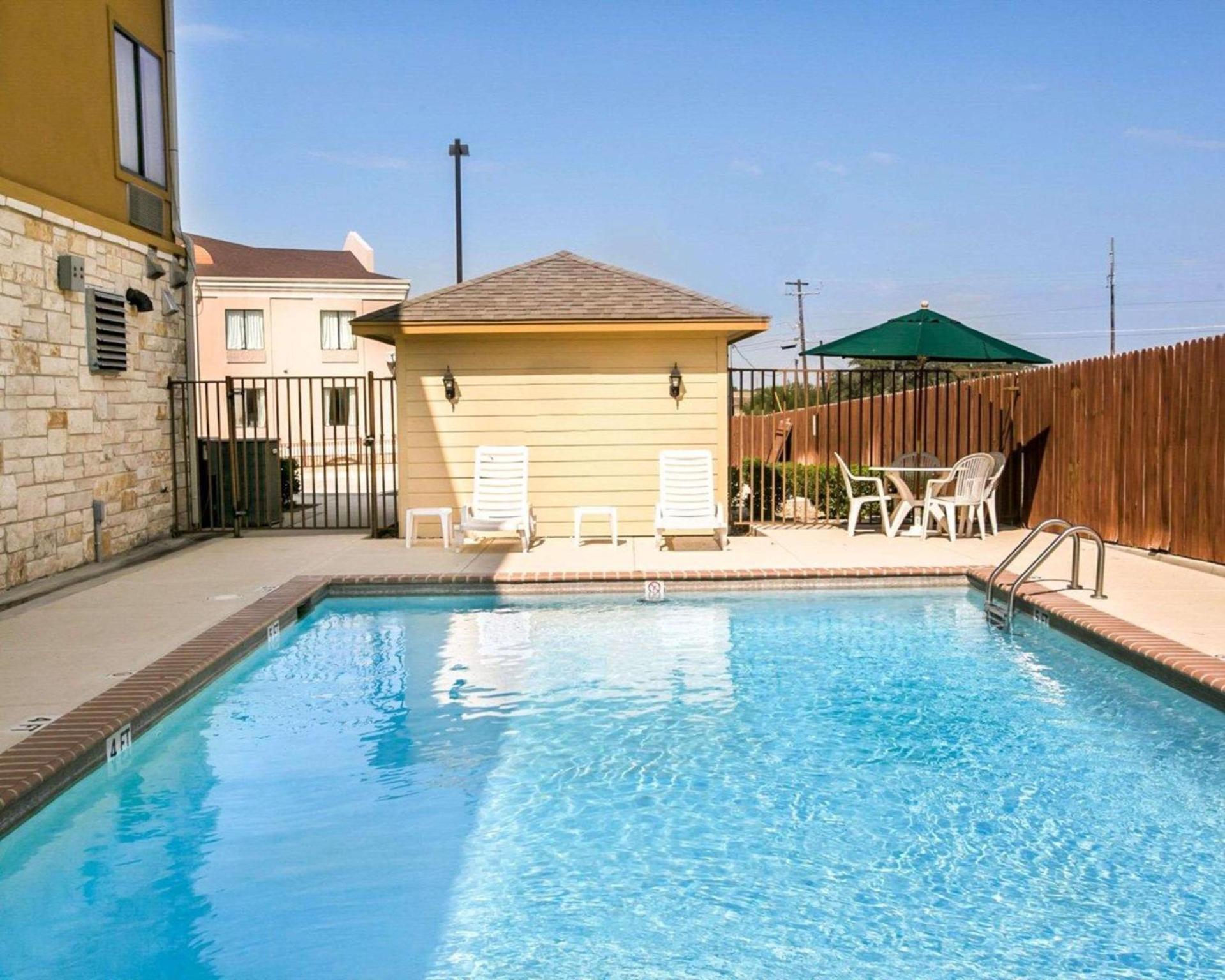 Sleep Inn & Suites Gonzales near Palmetto State Park photo 18