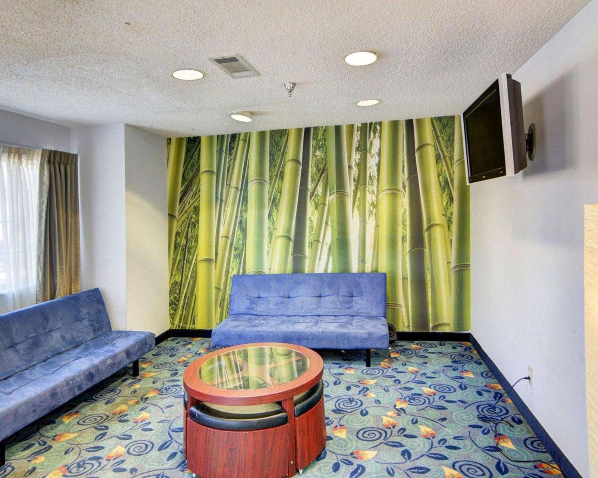 Rodeway Inn & Suites Lewisville I-35 photo 5