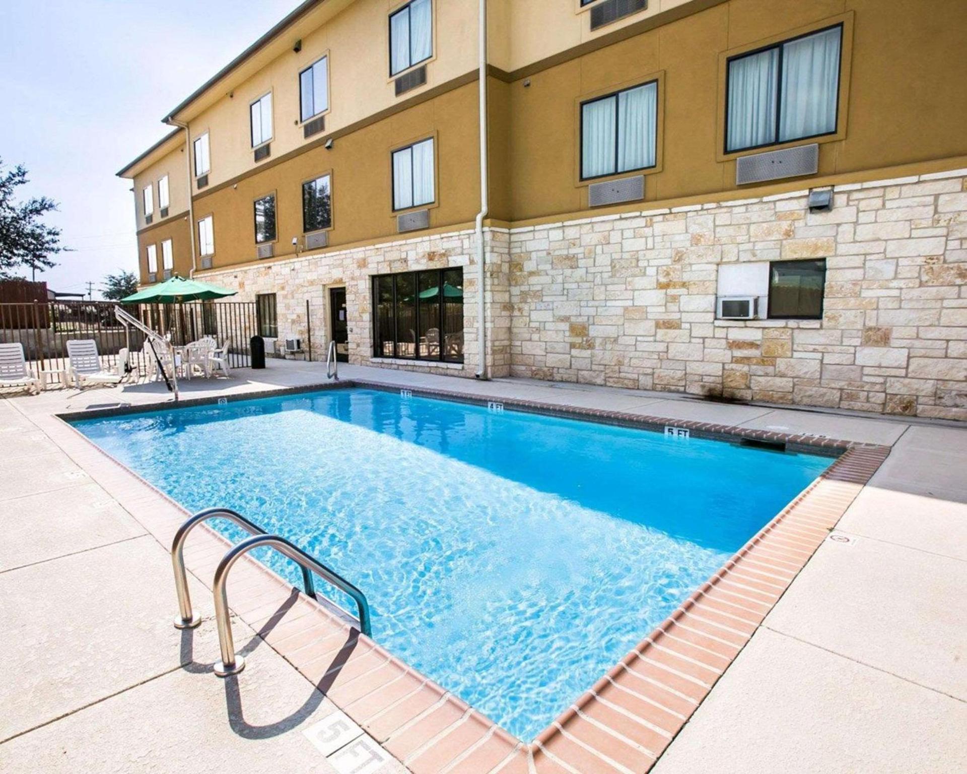 Sleep Inn & Suites Gonzales near Palmetto State Park photo 17