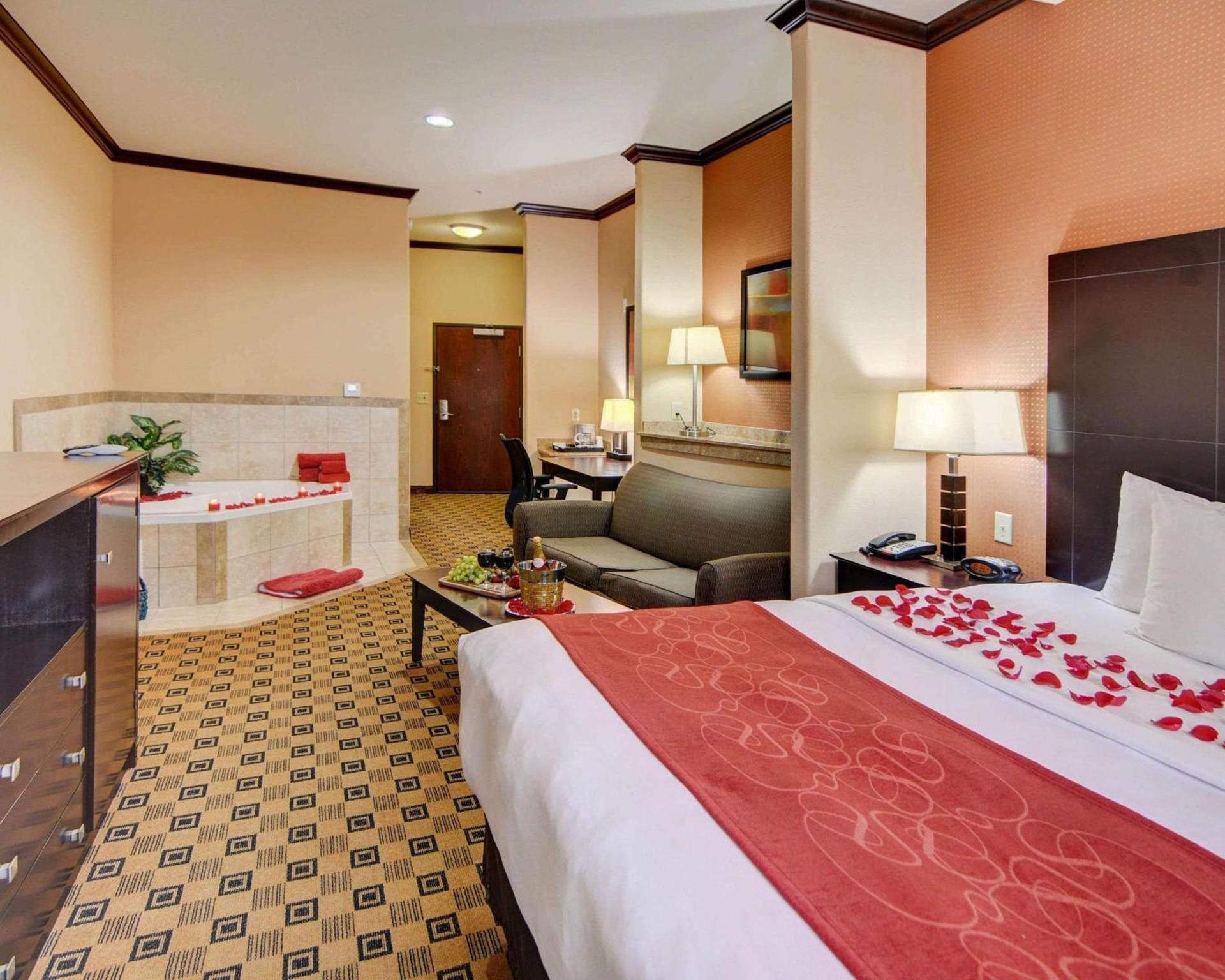 Comfort Suites Kilgore photo 15