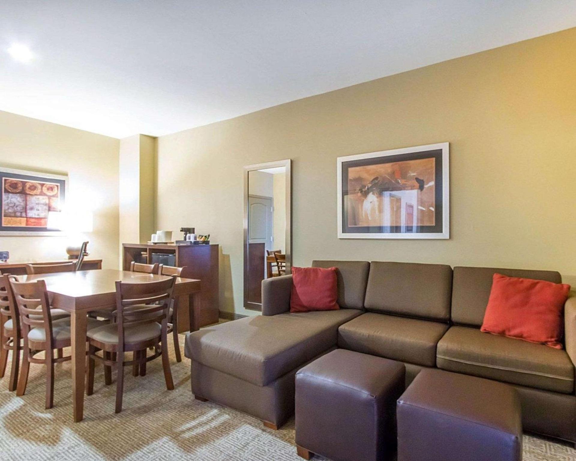 Comfort Suites Abilene Central photo 12