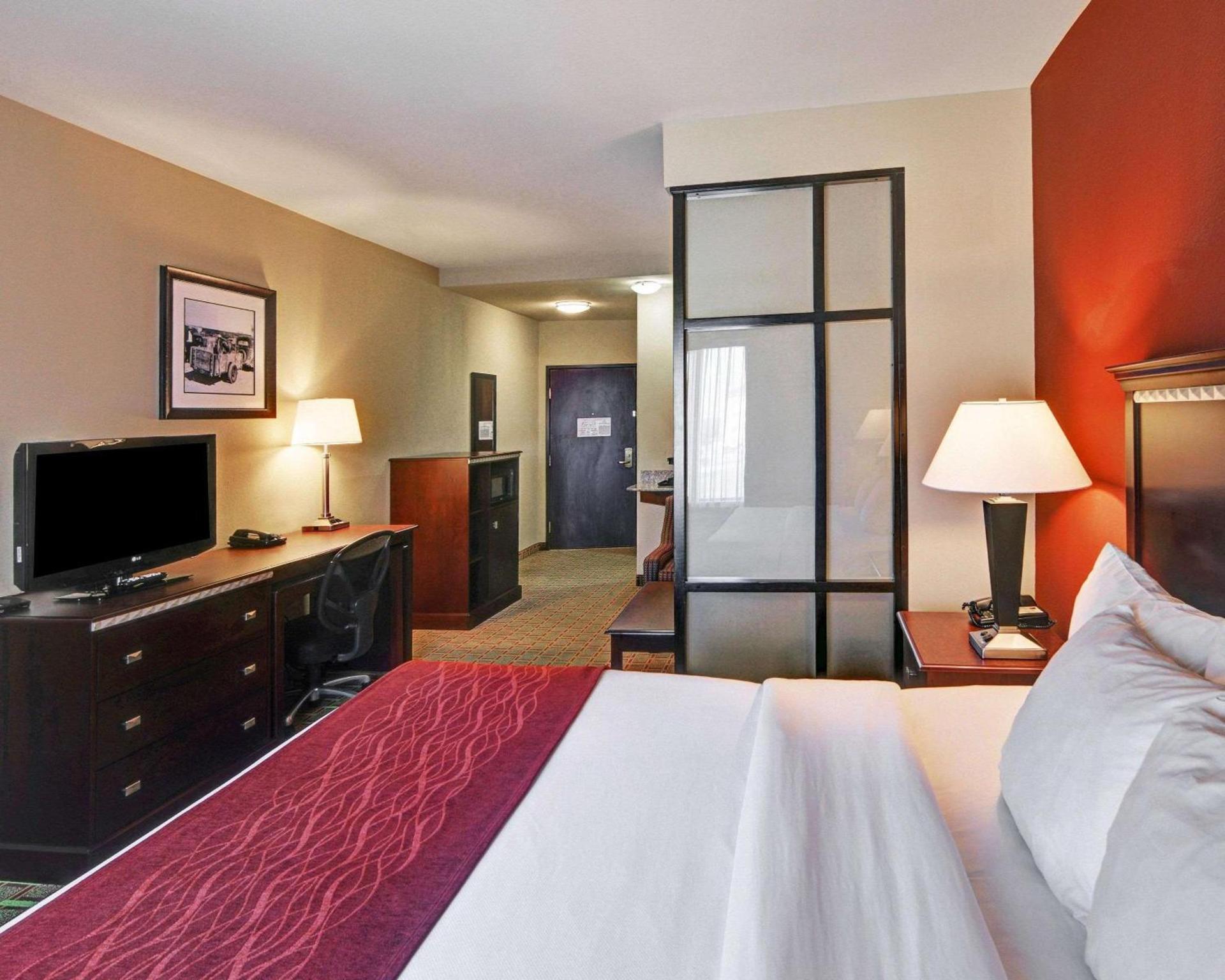 Comfort Suites Lake Worth photo 10