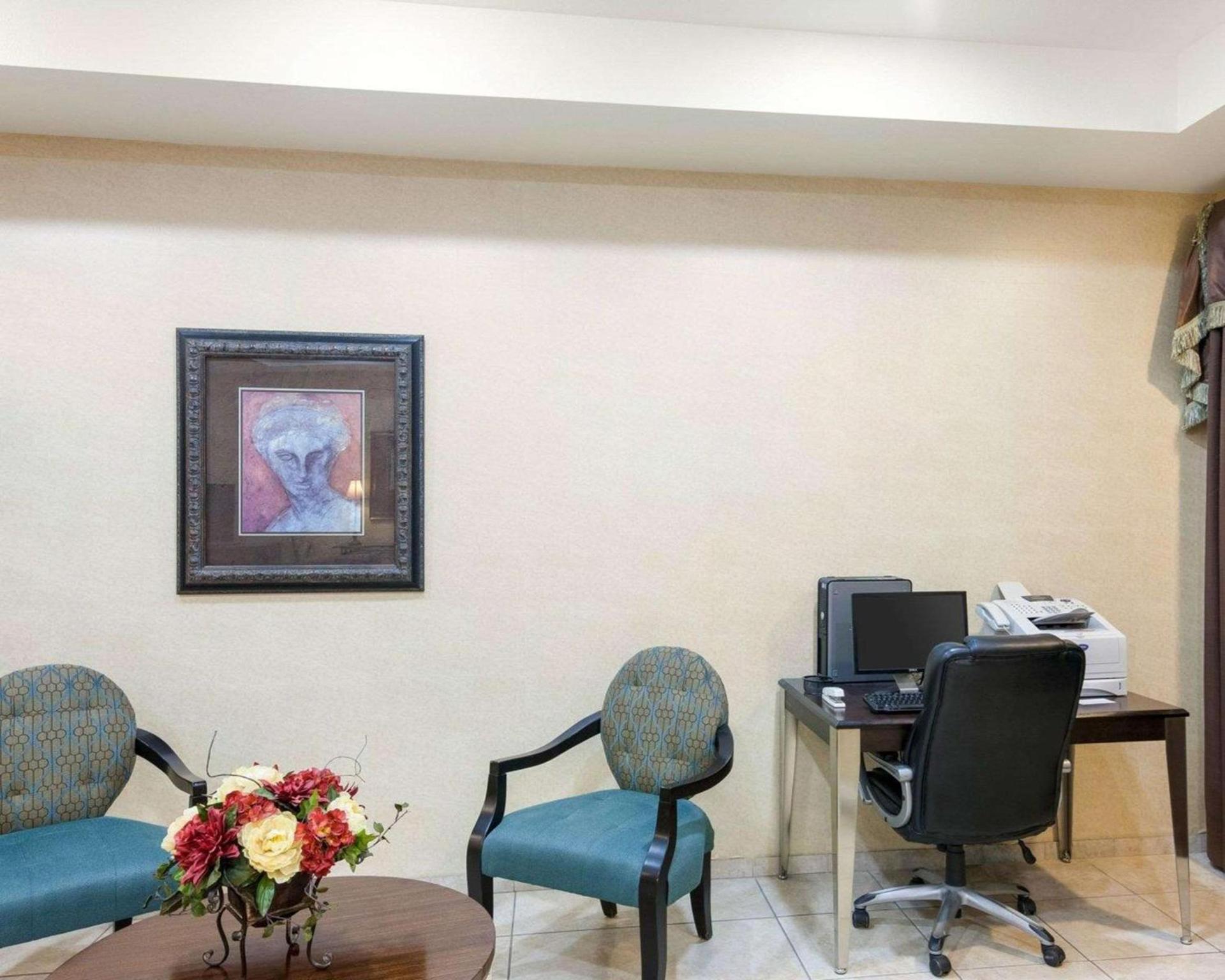 Comfort Inn & Suites Regional Medical Center photo 24