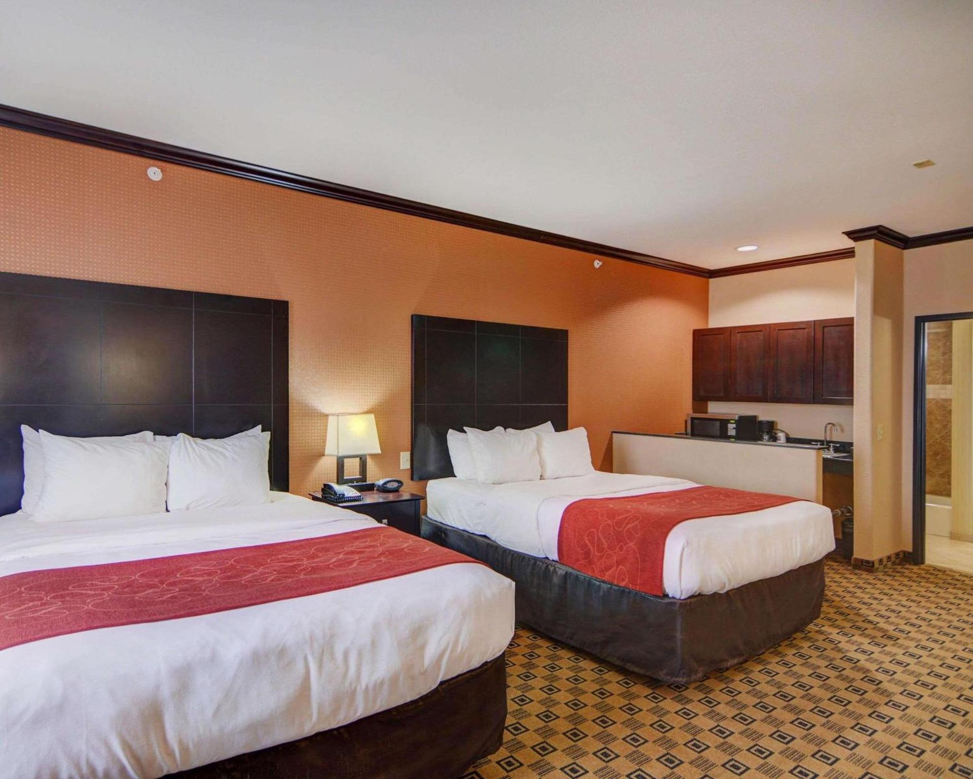 Comfort Suites Kilgore photo 17
