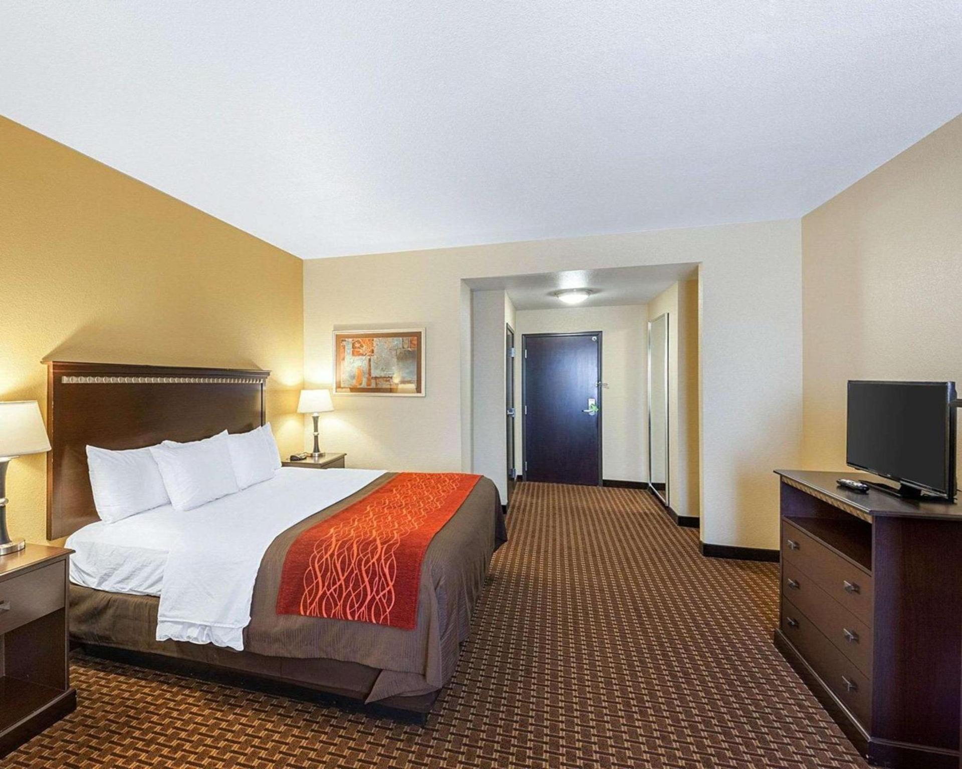 Comfort Inn & Suites Regional Medical Center photo 11