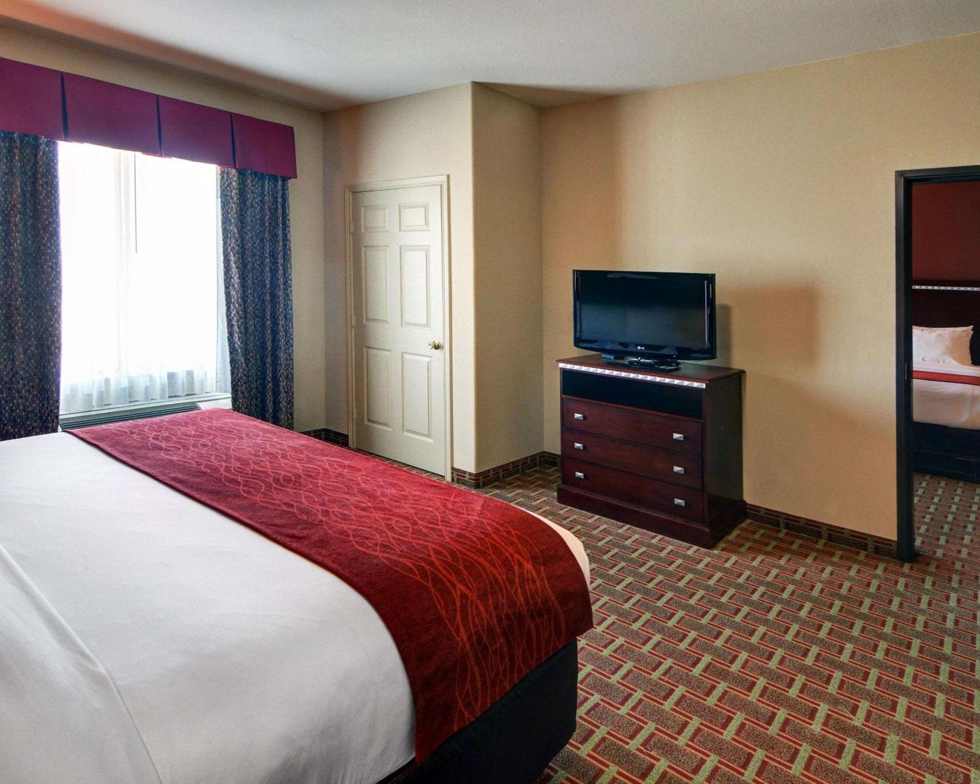 Comfort Suites Lake Worth photo 14