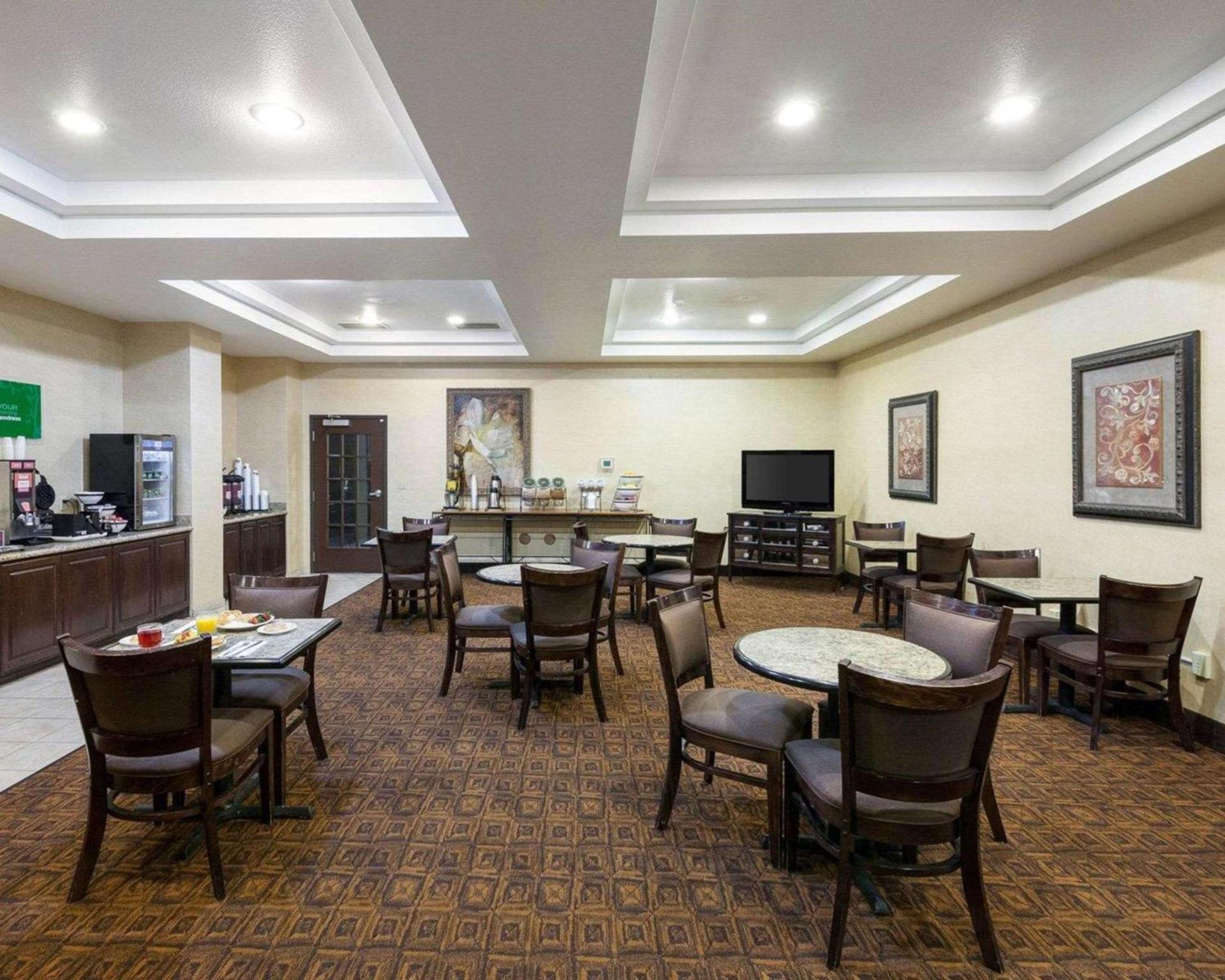 Comfort Inn & Suites Regional Medical Center photo 29