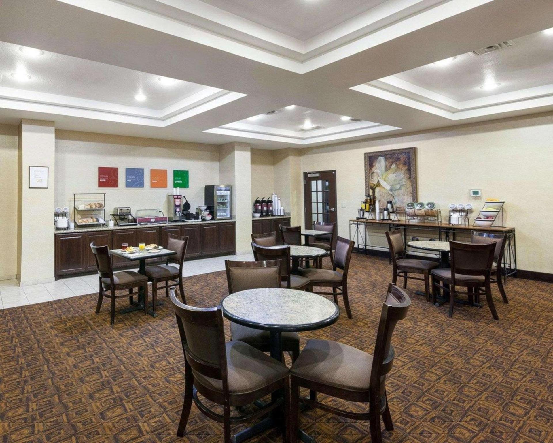 Comfort Inn & Suites Regional Medical Center photo 28