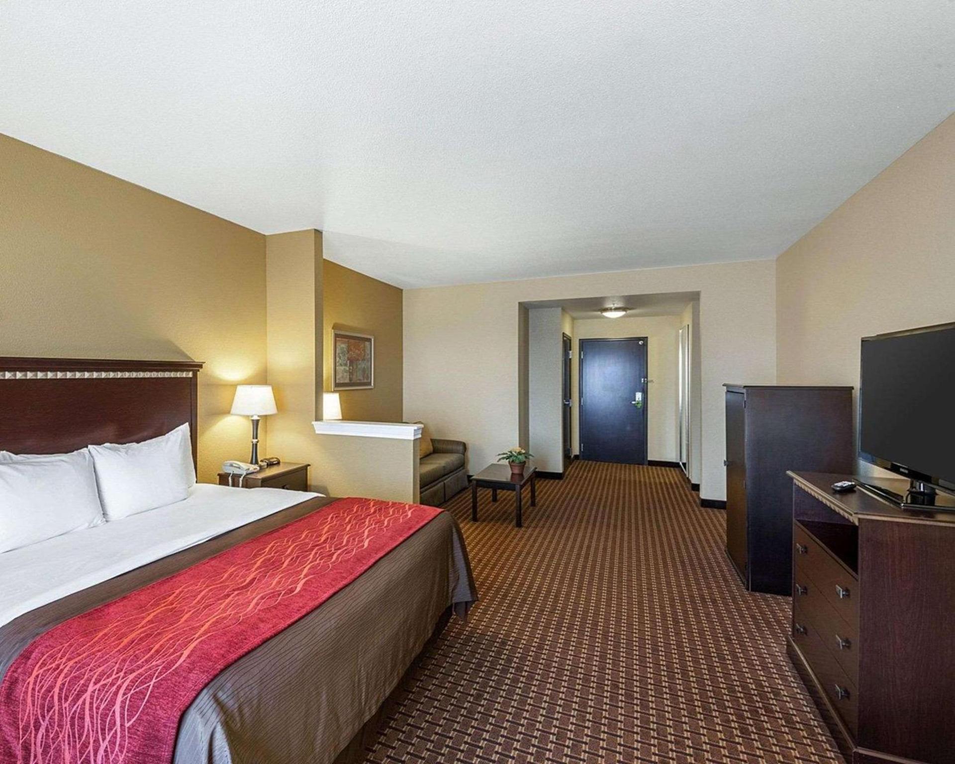 Comfort Inn & Suites Regional Medical Center photo 18