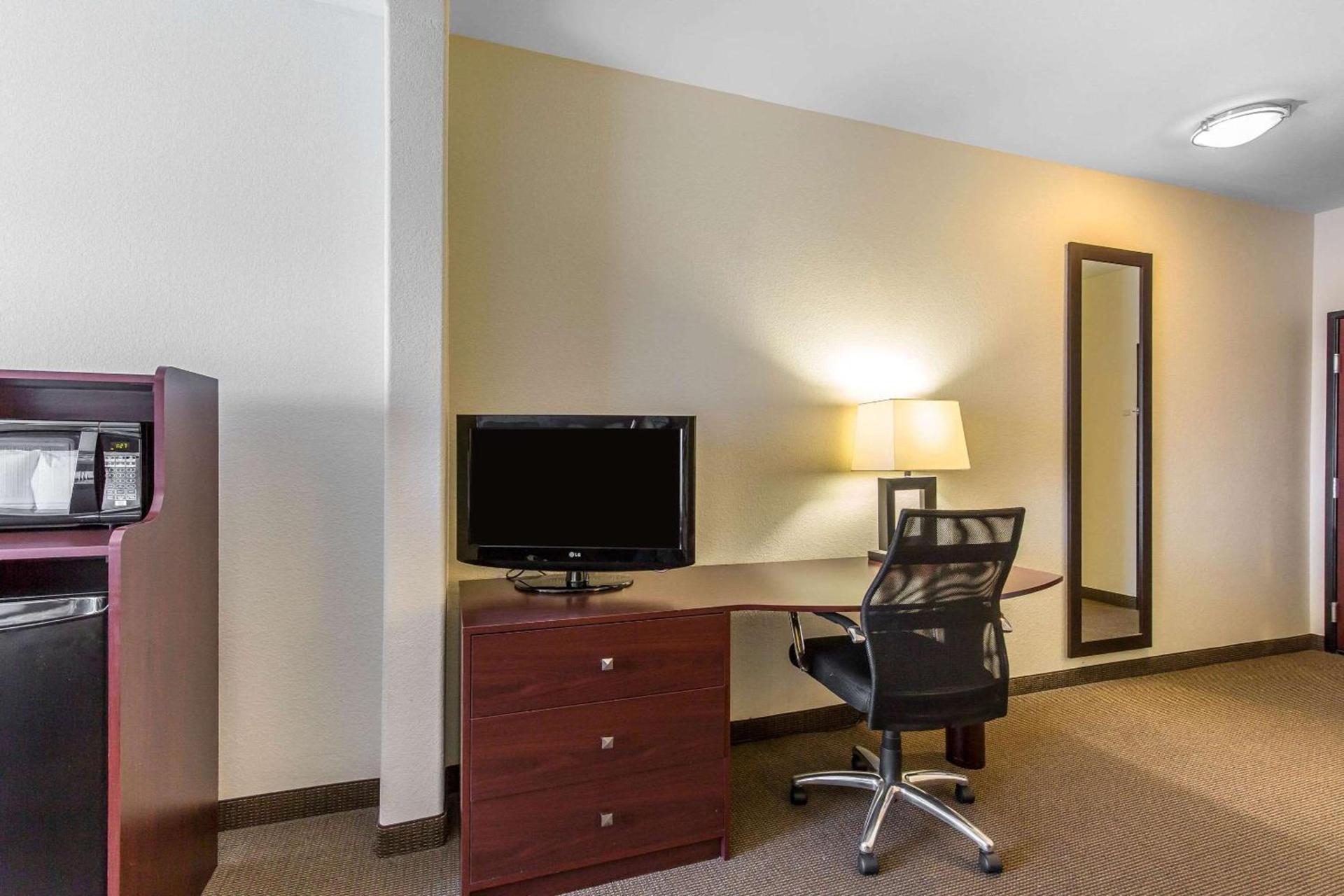 Sleep Inn & Suites Bush Intercontinental - IAH East photo 16