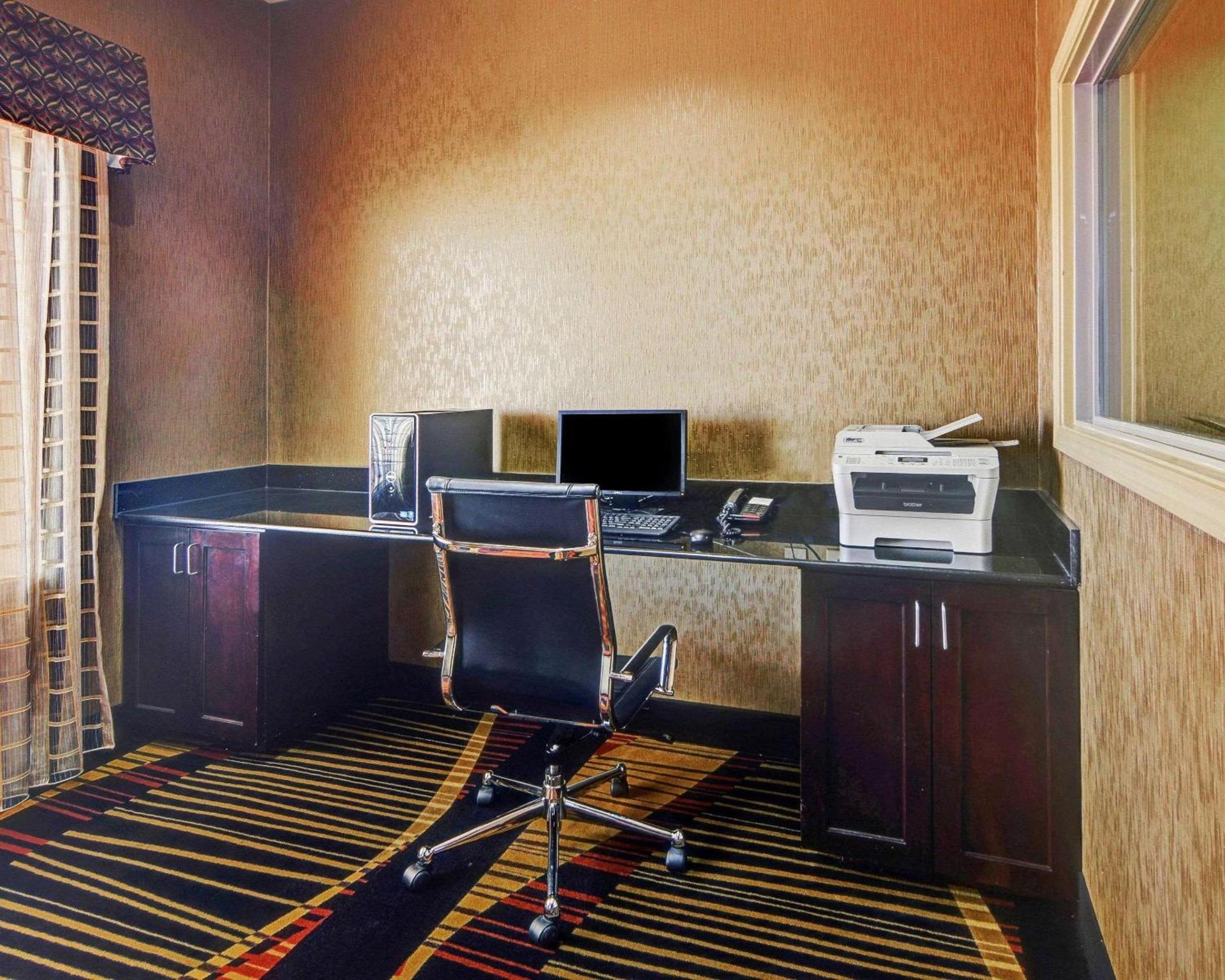 Comfort Suites Lake Worth photo 19