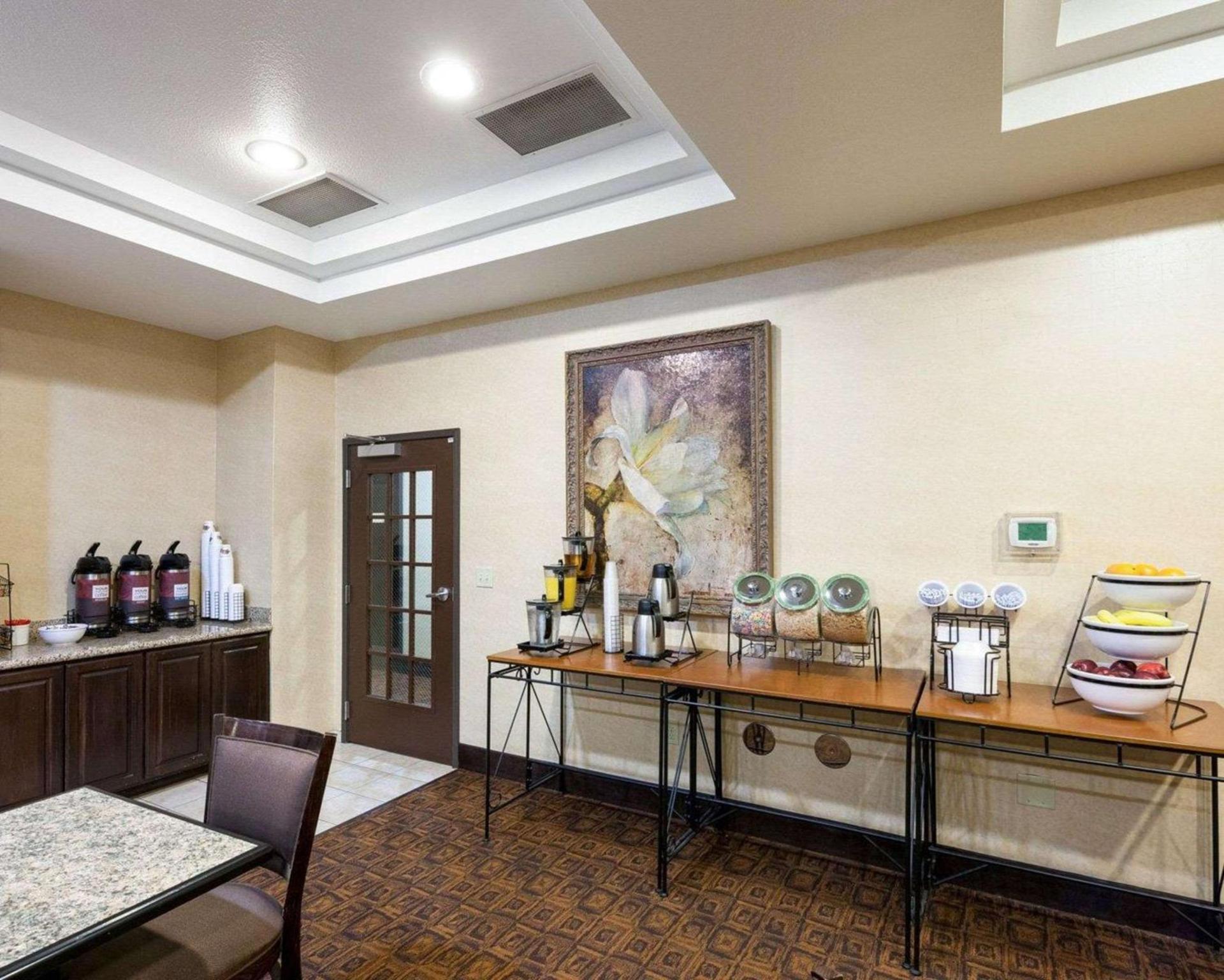Comfort Inn & Suites Regional Medical Center photo 27