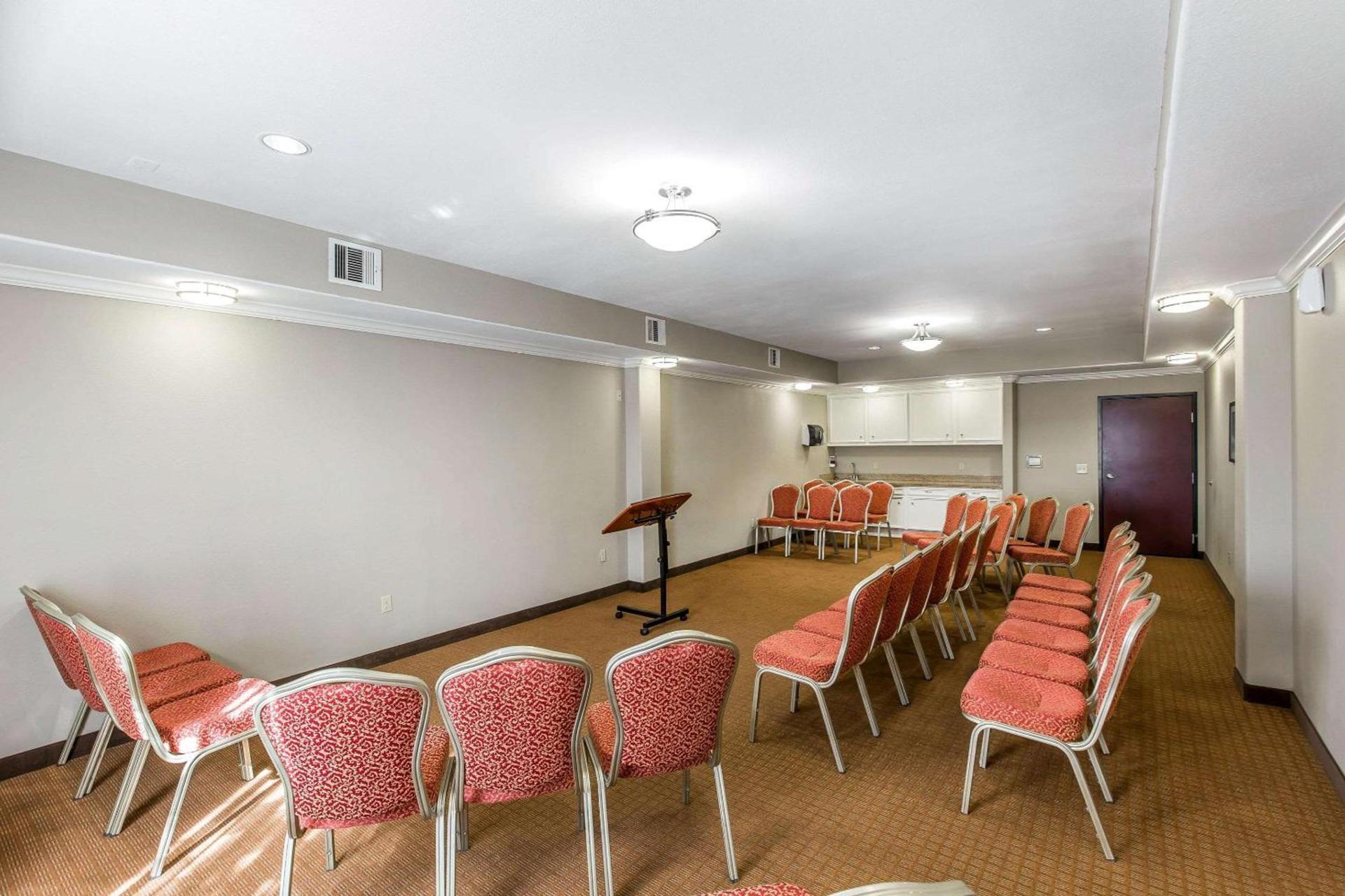 Sleep Inn & Suites Bush Intercontinental - IAH East photo 25