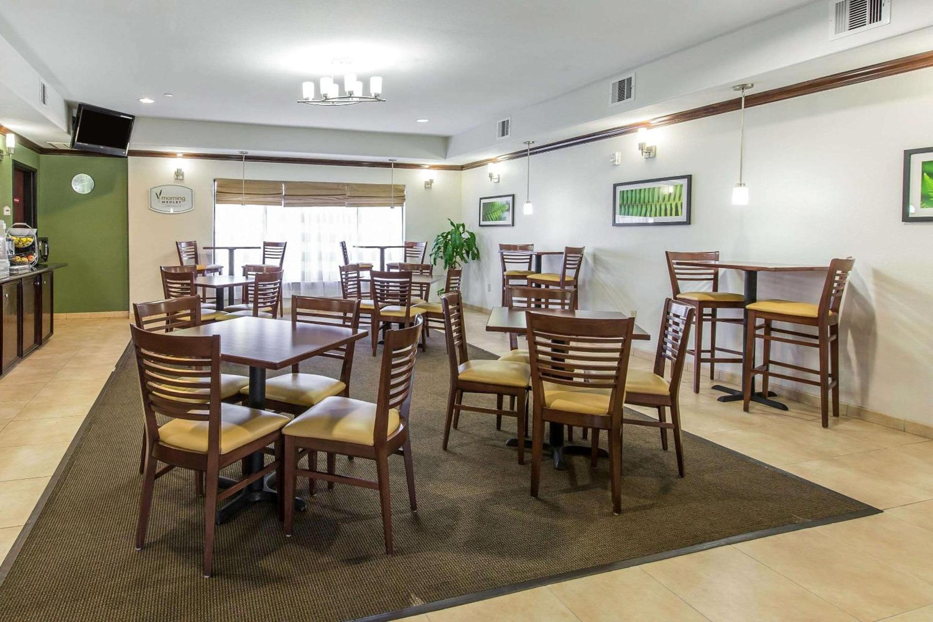 Sleep Inn & Suites Bush Intercontinental - IAH East photo 29