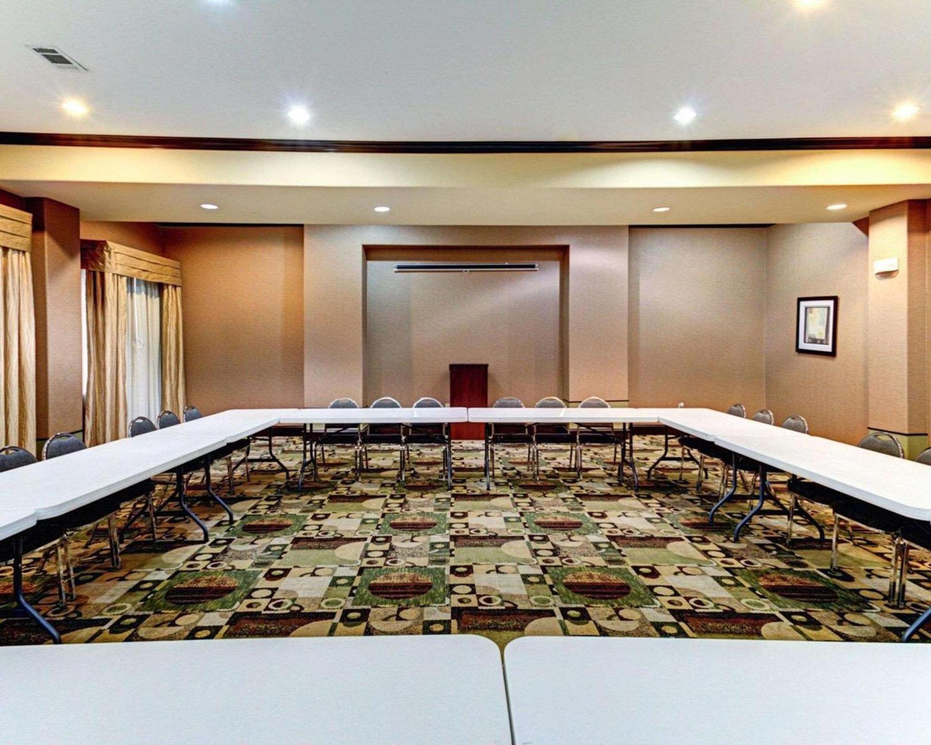 Comfort Suites Waxahachie - Dallas photo 26