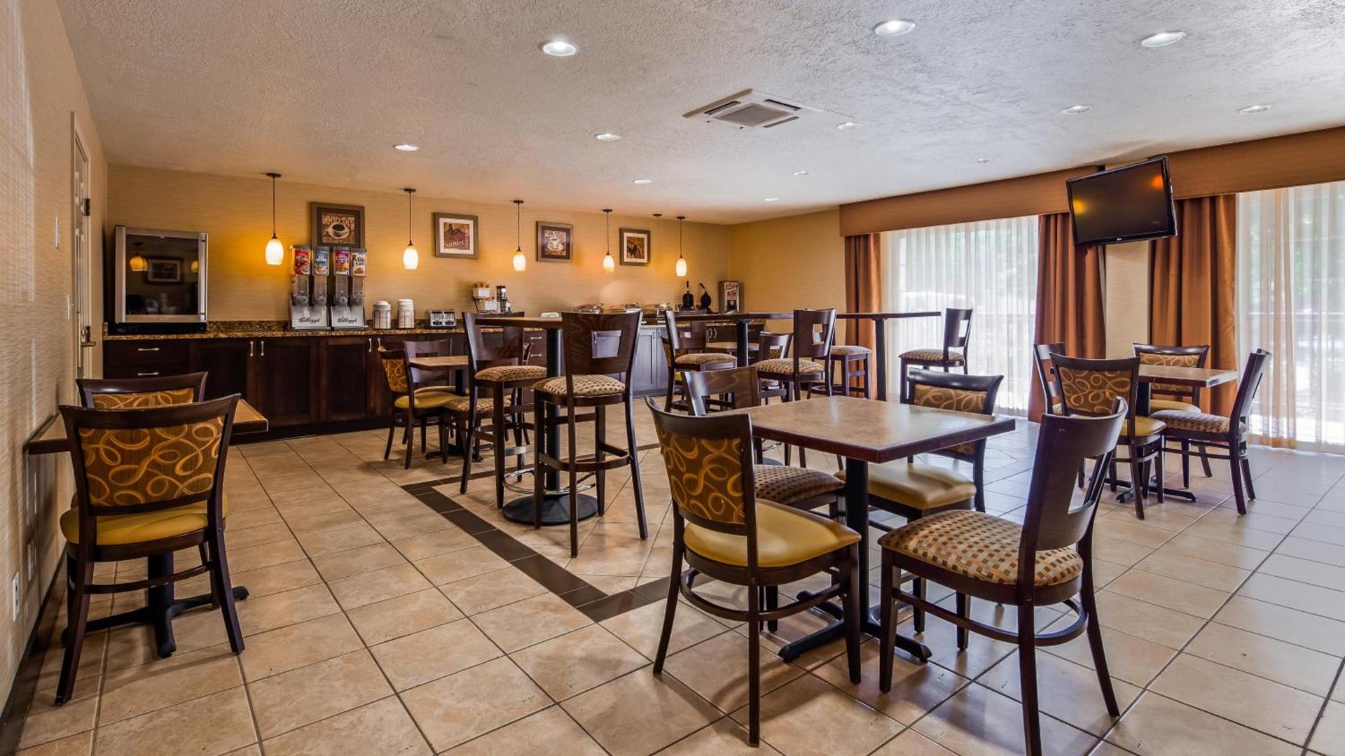 Best Western Plus Grand Manor Inn photo 41