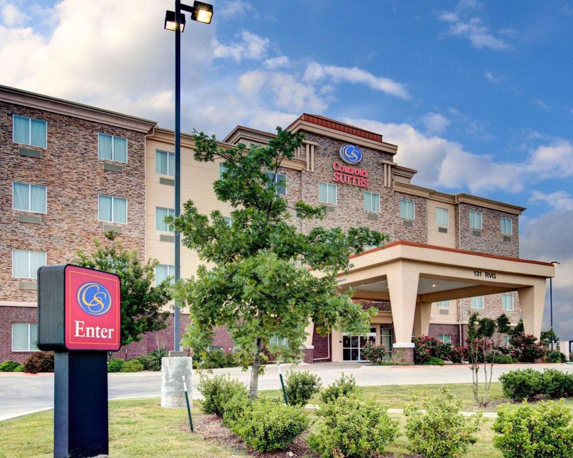 Comfort Suites Waxahachie - Dallas photo 2
