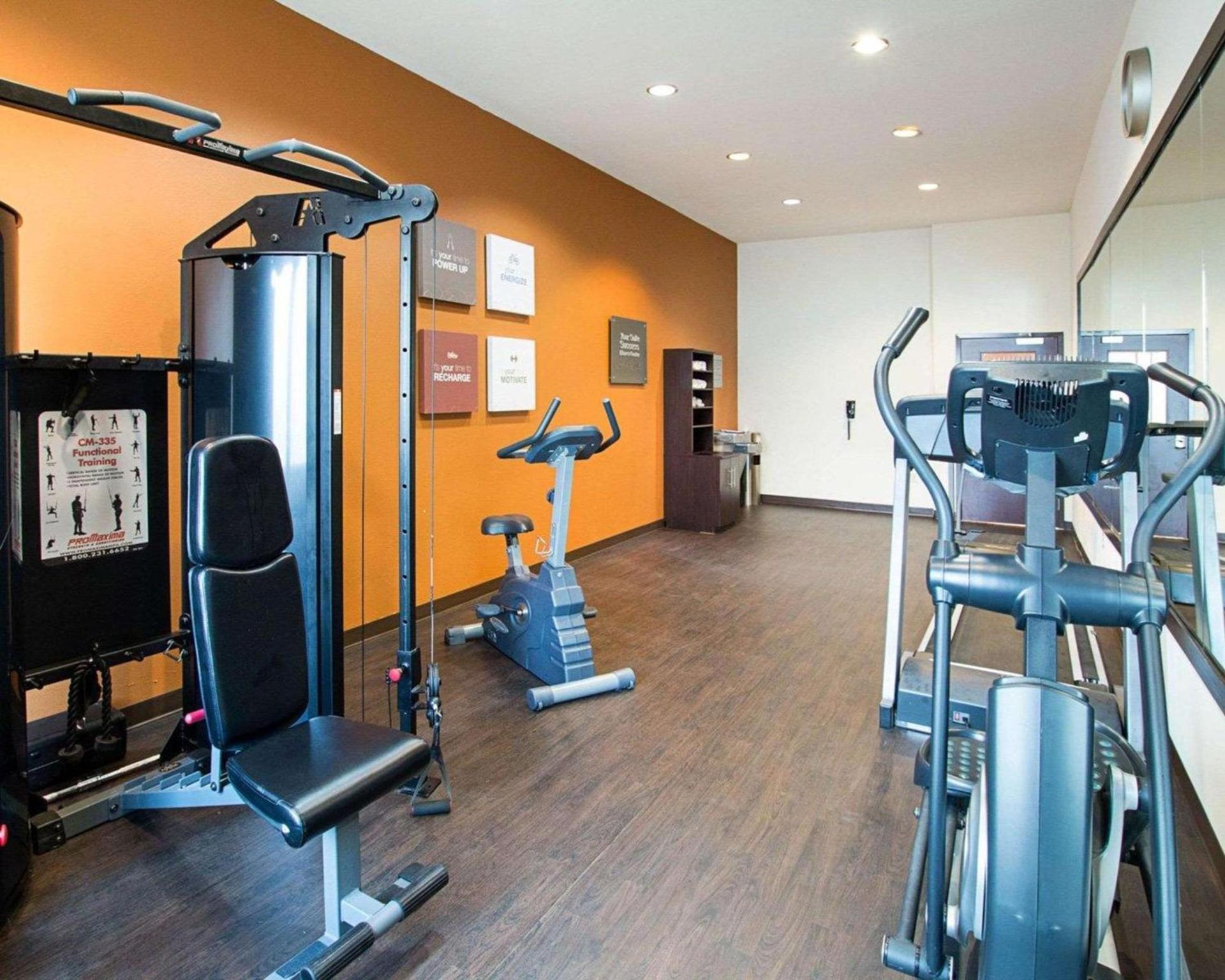 Comfort Suites Waxahachie - Dallas photo 24