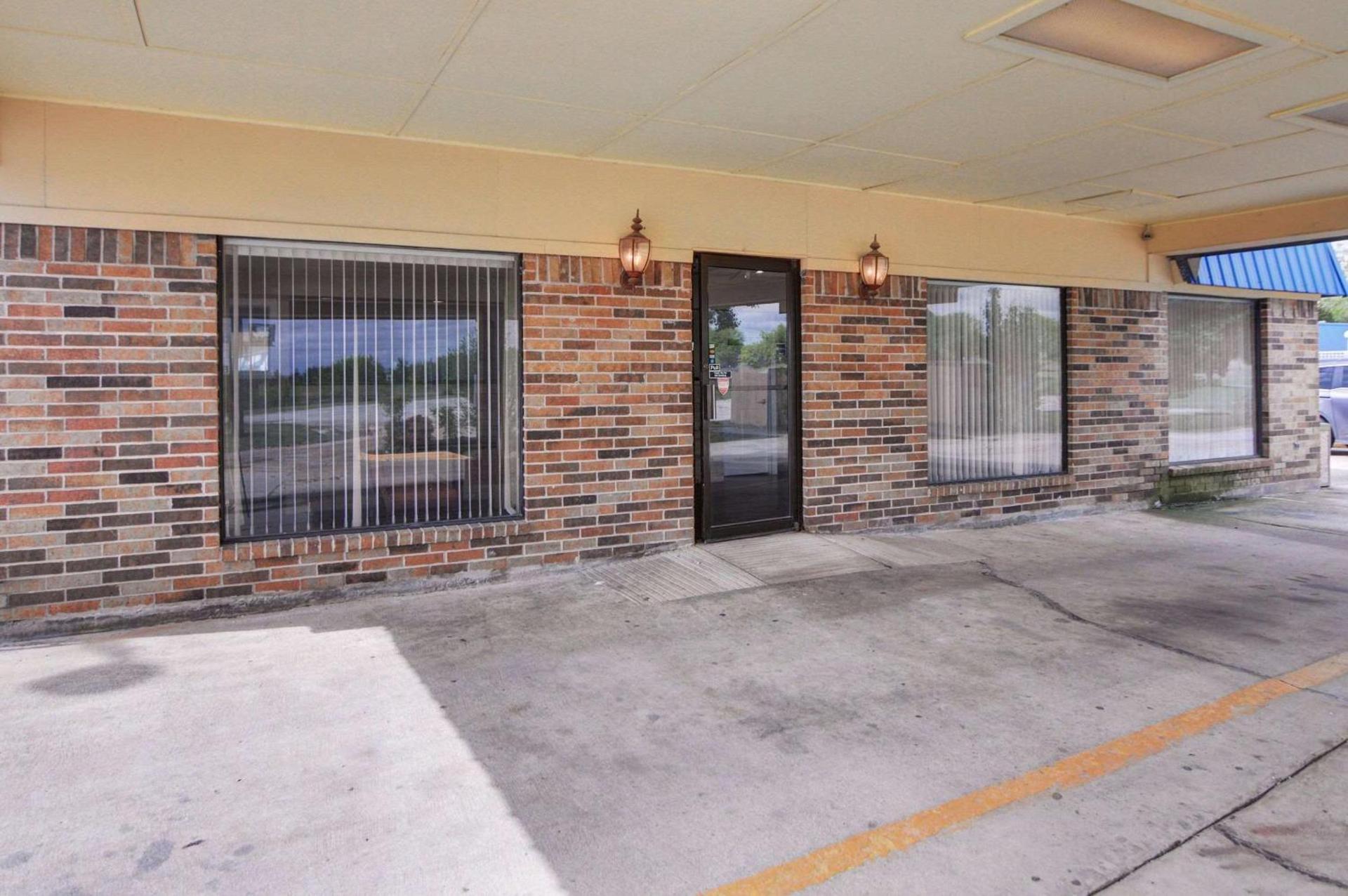 Loyalty Inn Gainesville photo 11