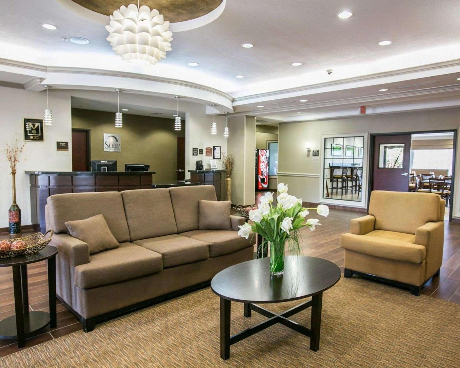 Restwell Inn & Suites I-45 North photo 10