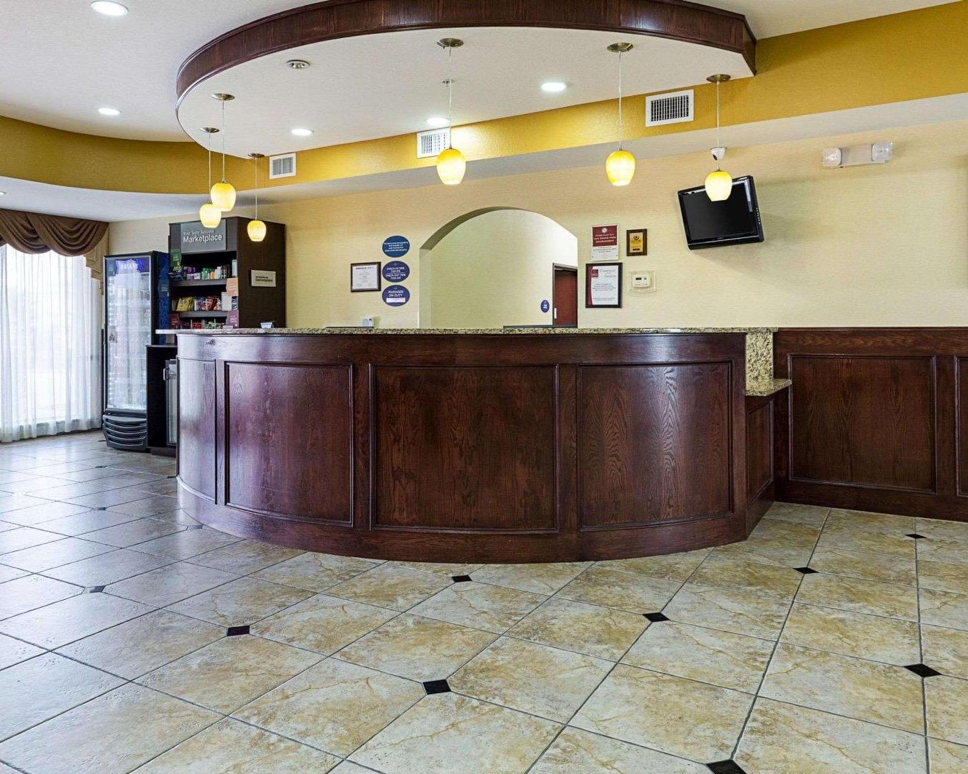 Days Inn & Suites by Wyndham Houston / West Energy Corridor photo 36