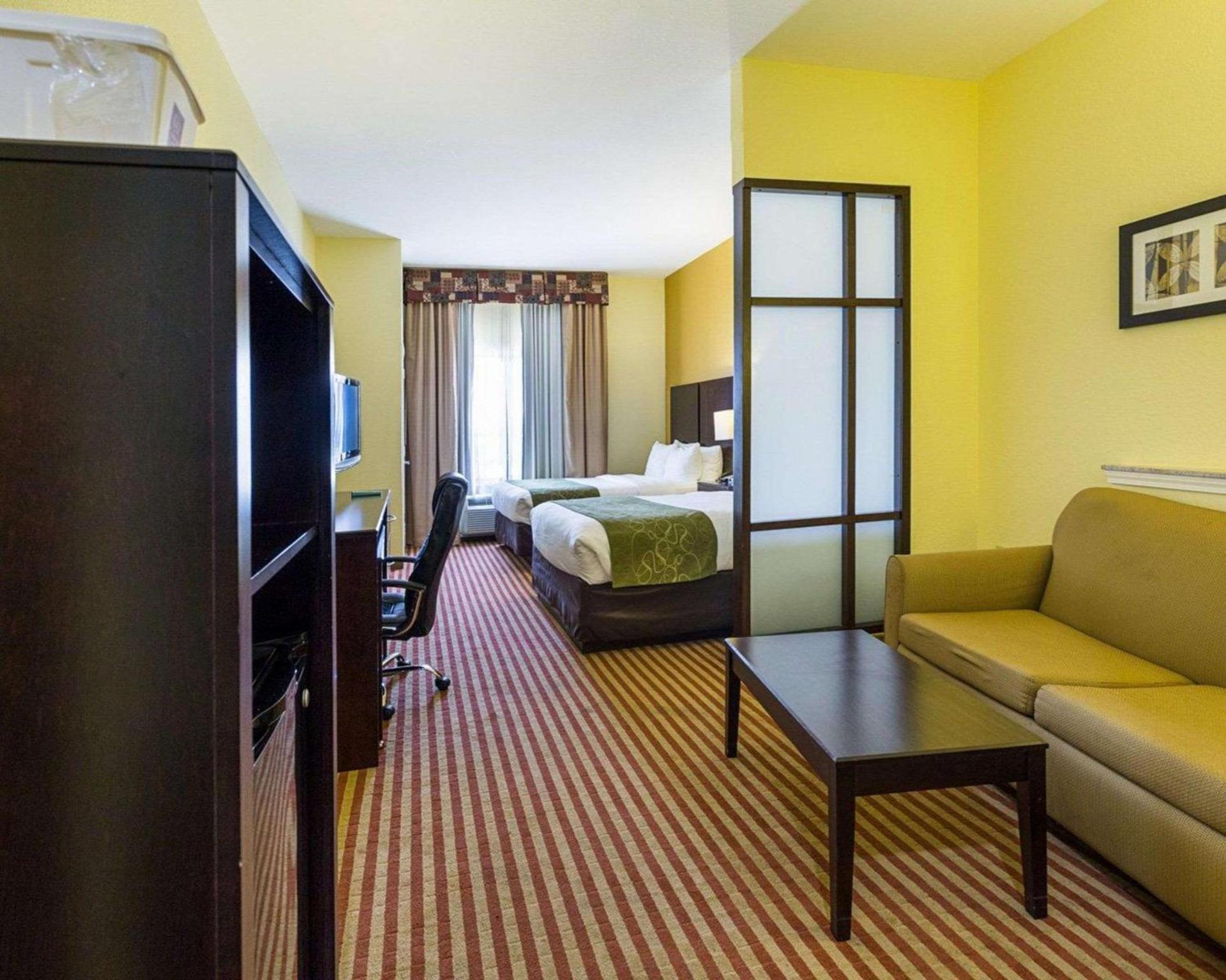 Days Inn & Suites by Wyndham Houston / West Energy Corridor photo 35