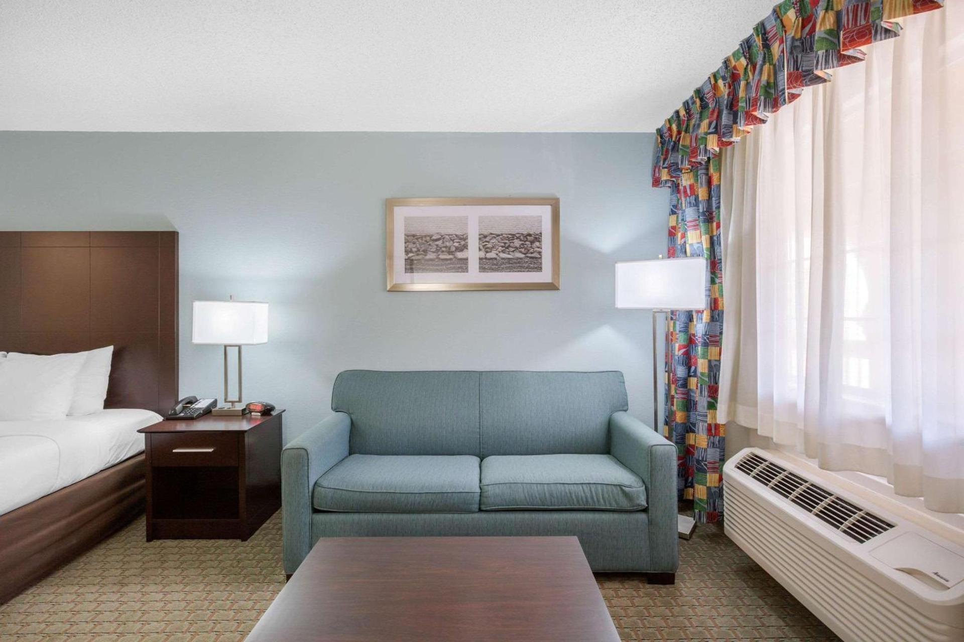 Quality Inn Clute Freeport photo 2