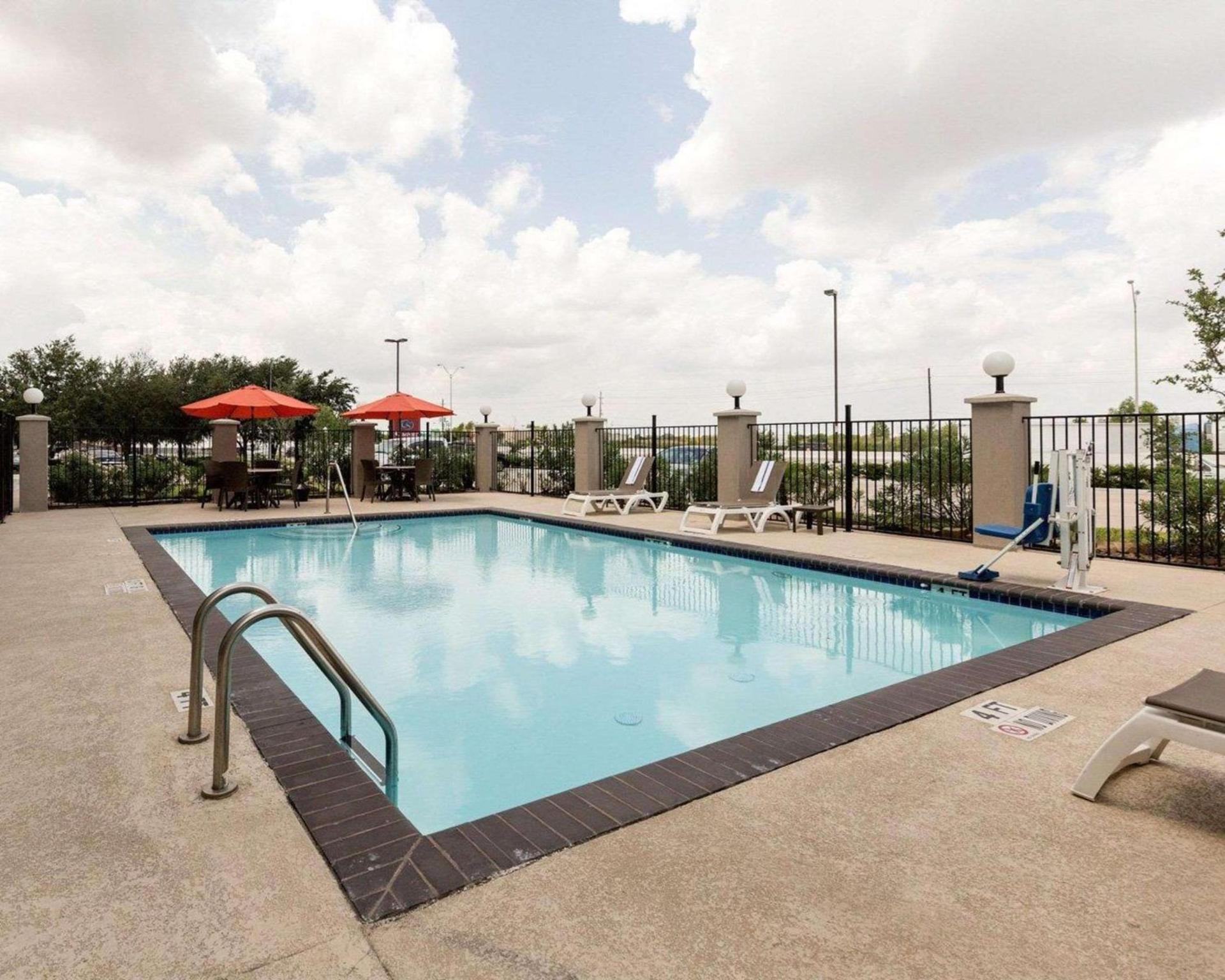 Comfort Suites near Westchase on Beltway 8 photo 23