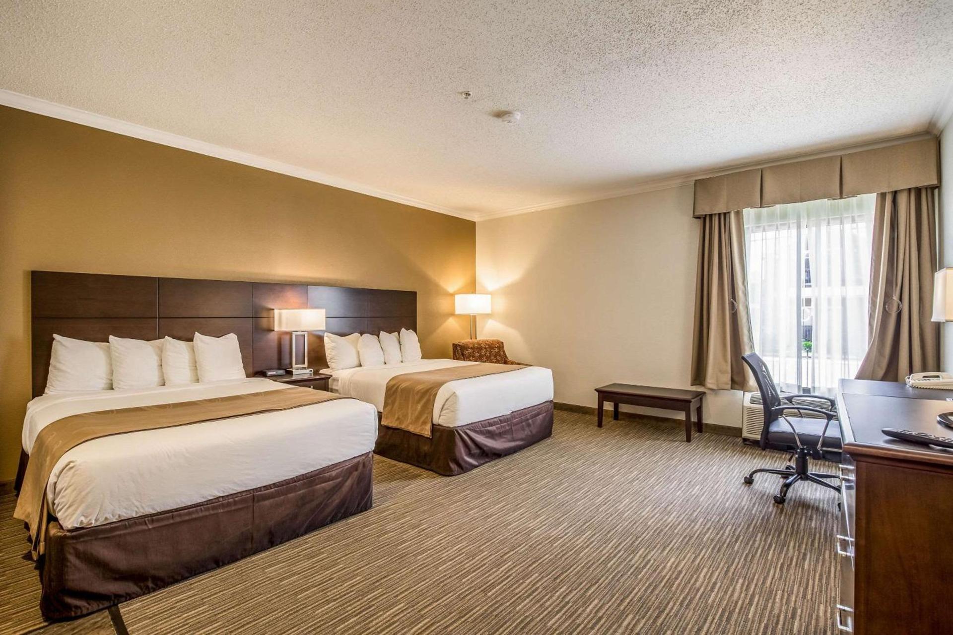 Quality Inn & Suites Seabrook- NASA- Kemah photo 9