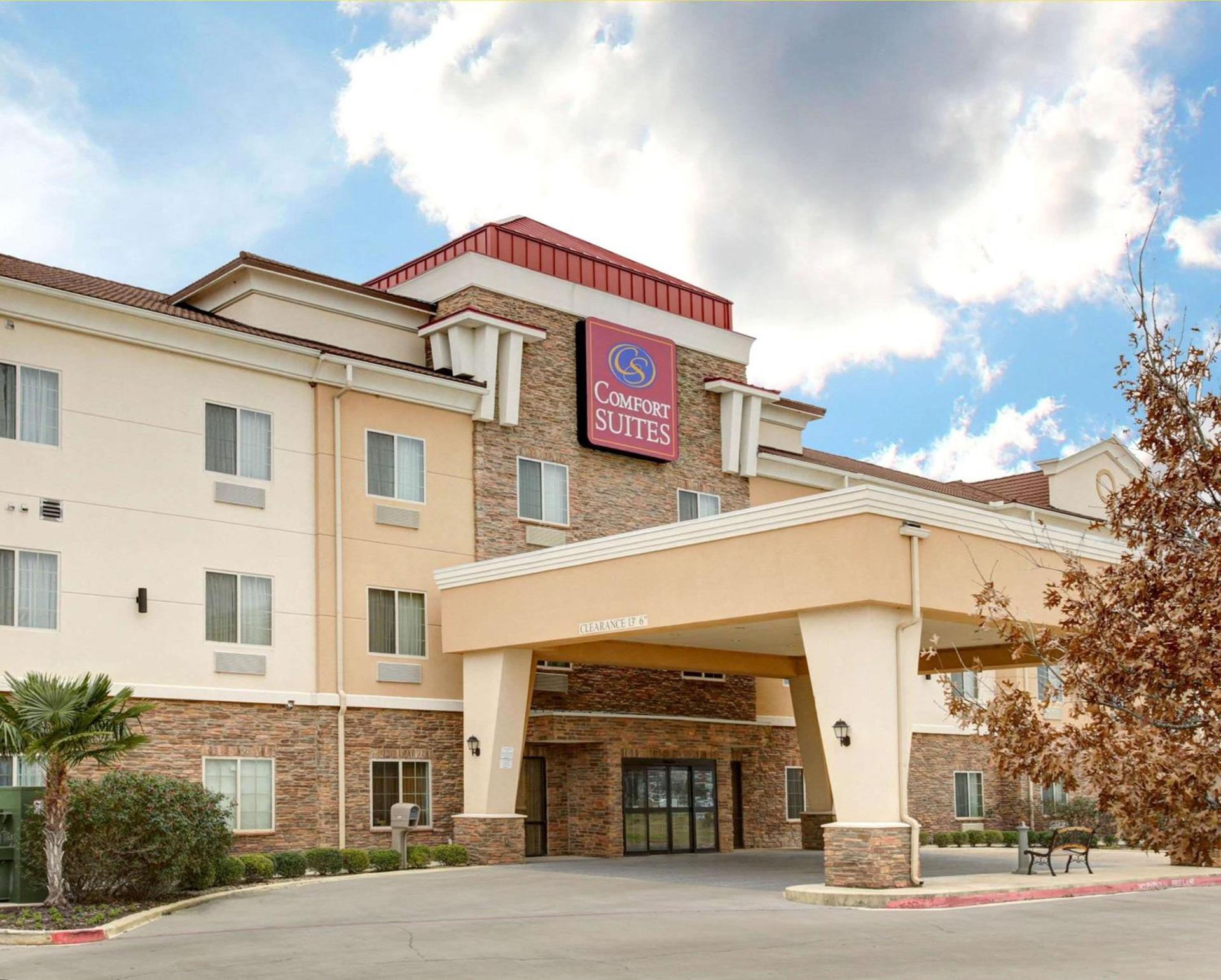 Comfort Suites Bastrop photo 36