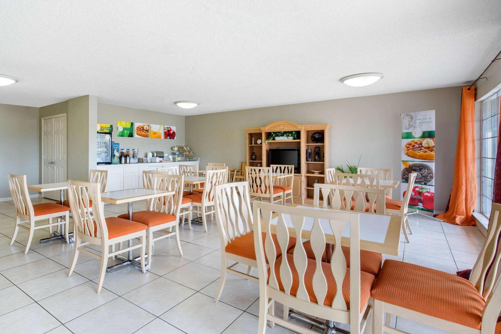 Quality Inn Clute Freeport photo 7