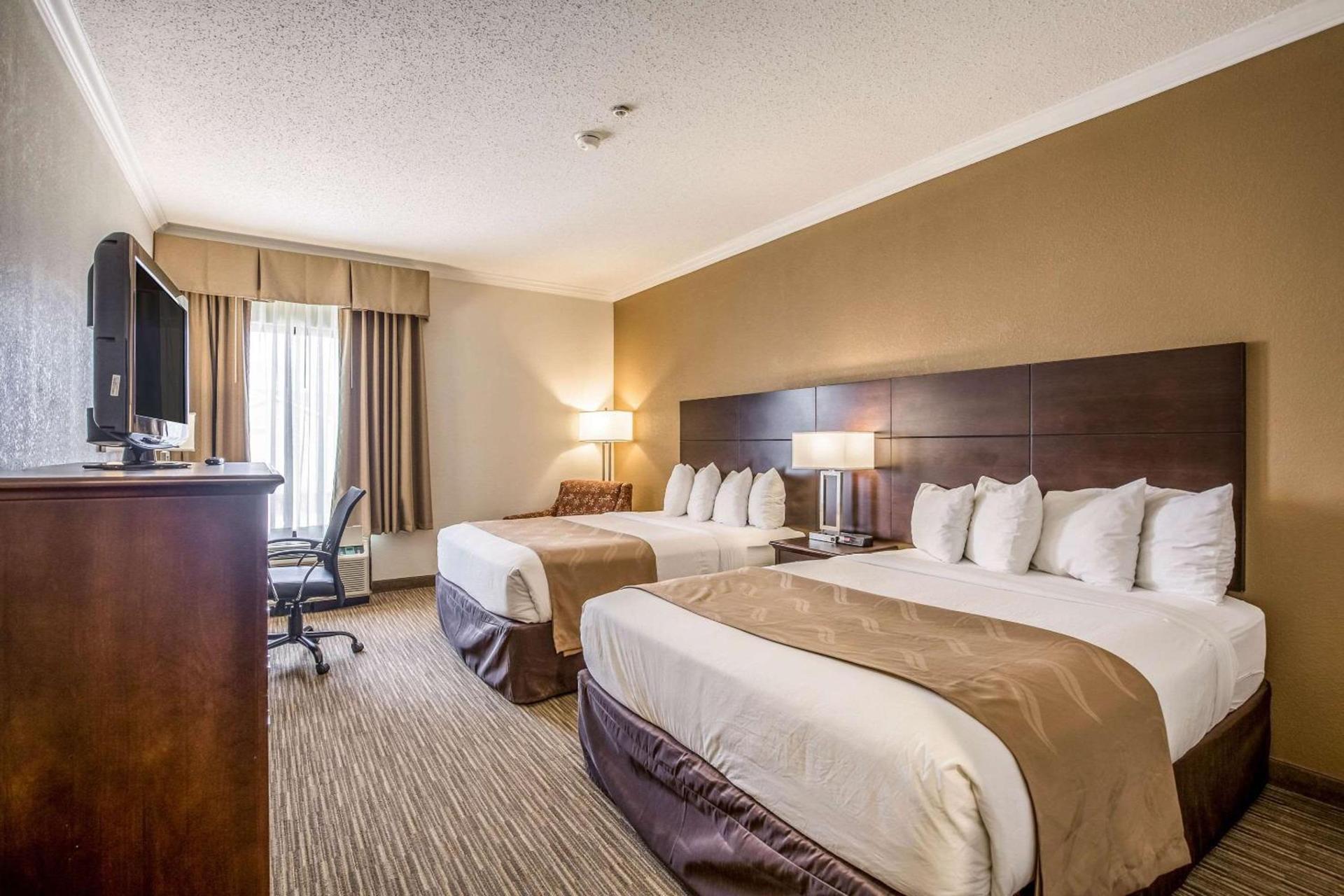 Quality Inn & Suites Seabrook- NASA- Kemah photo 5